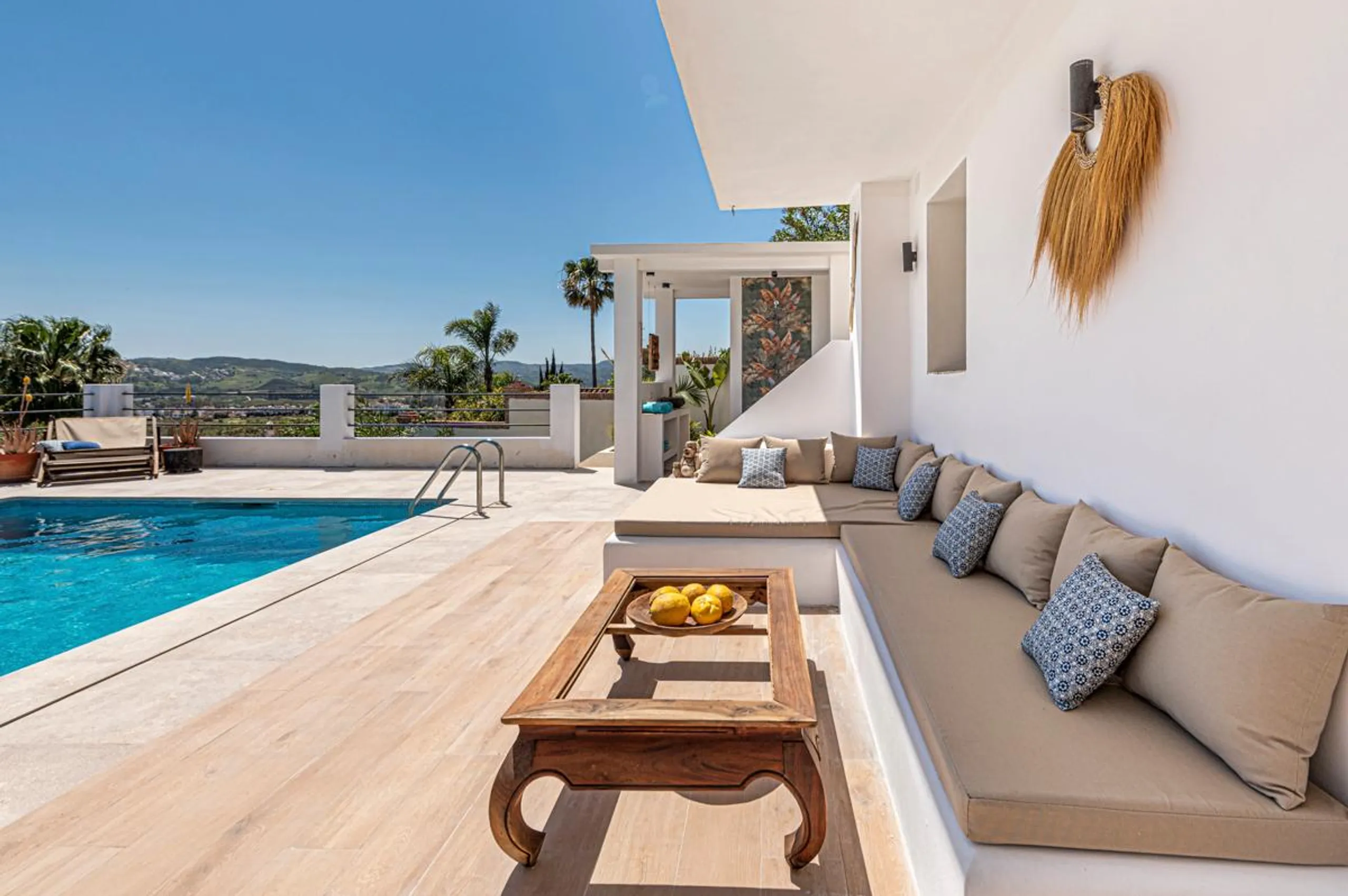 Deluxe Contemporary Villa with Pool and Mijas Hills Views — photograph 11