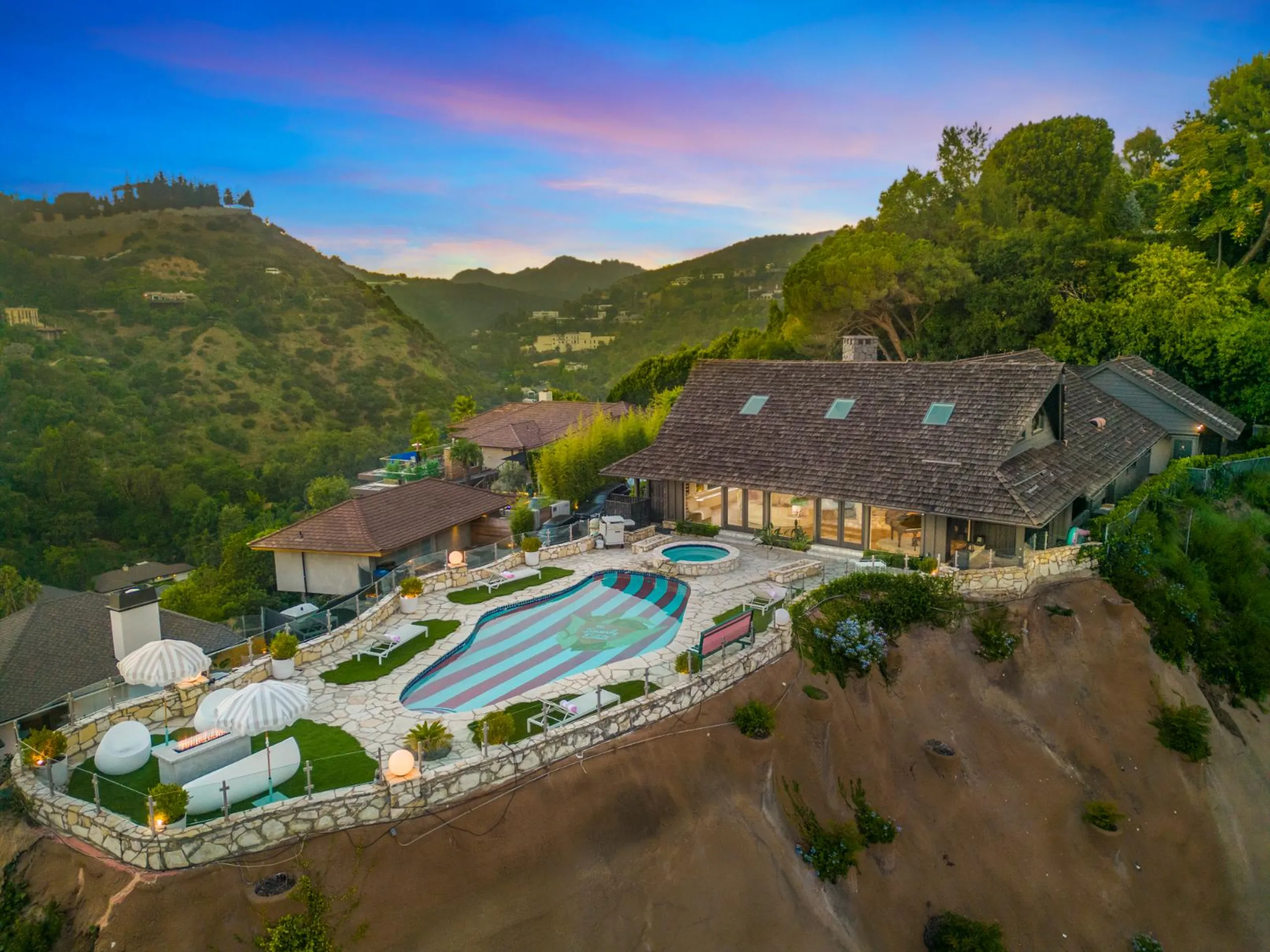 Exquisite Treehouse With Private Pool, Hot Tub and Panoramic Views, Beverly Hills