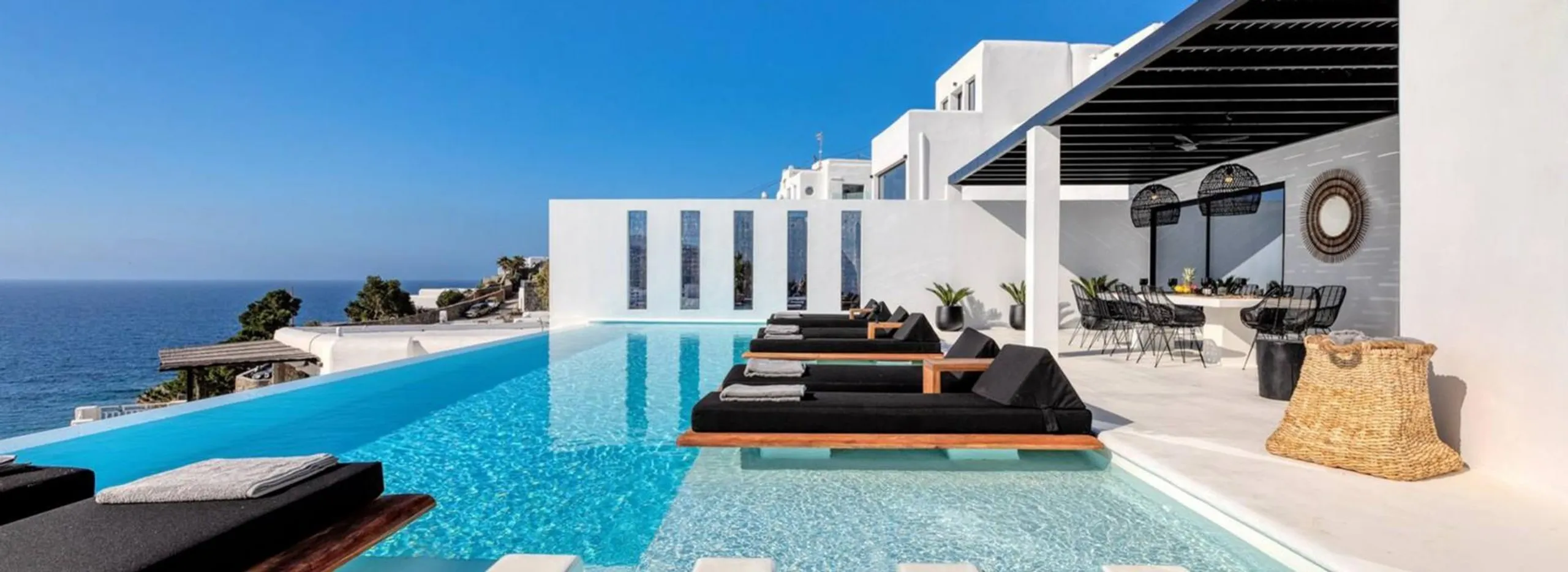 Sumptuous Retreat with Infinity Pool and Majestic Mountain Views, Agios Lazaros