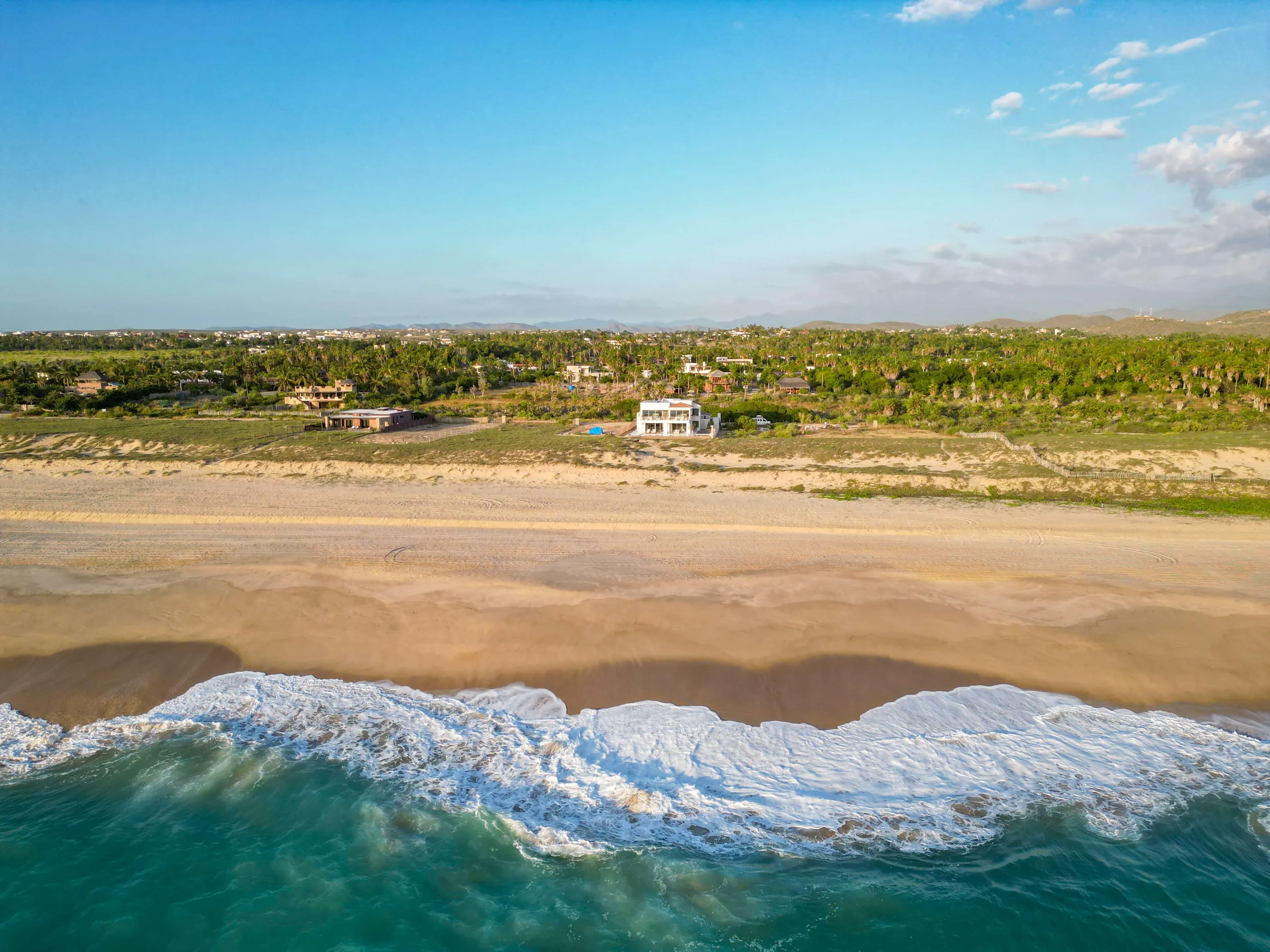 Regal Oceanfront Villa with Private Pool and Pacific Ocean Views — photograph 6