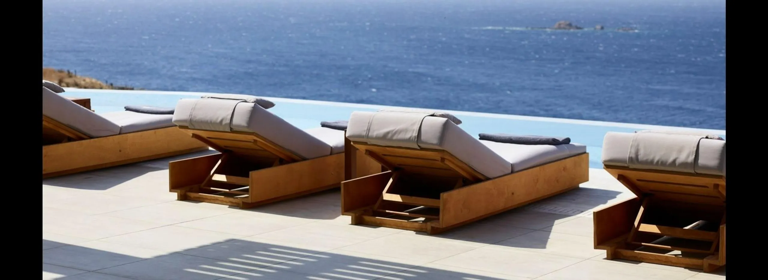 Splendid Kalo LIvadi Retreat with Infinity Pool and Breathtaking Views — photograph 4