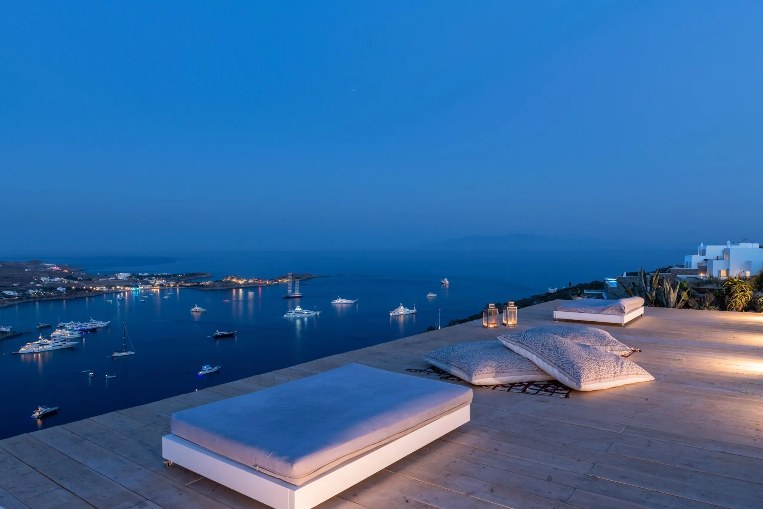 Noble Mykonos Estate with Private Pool and Stunning Views — photograph 5