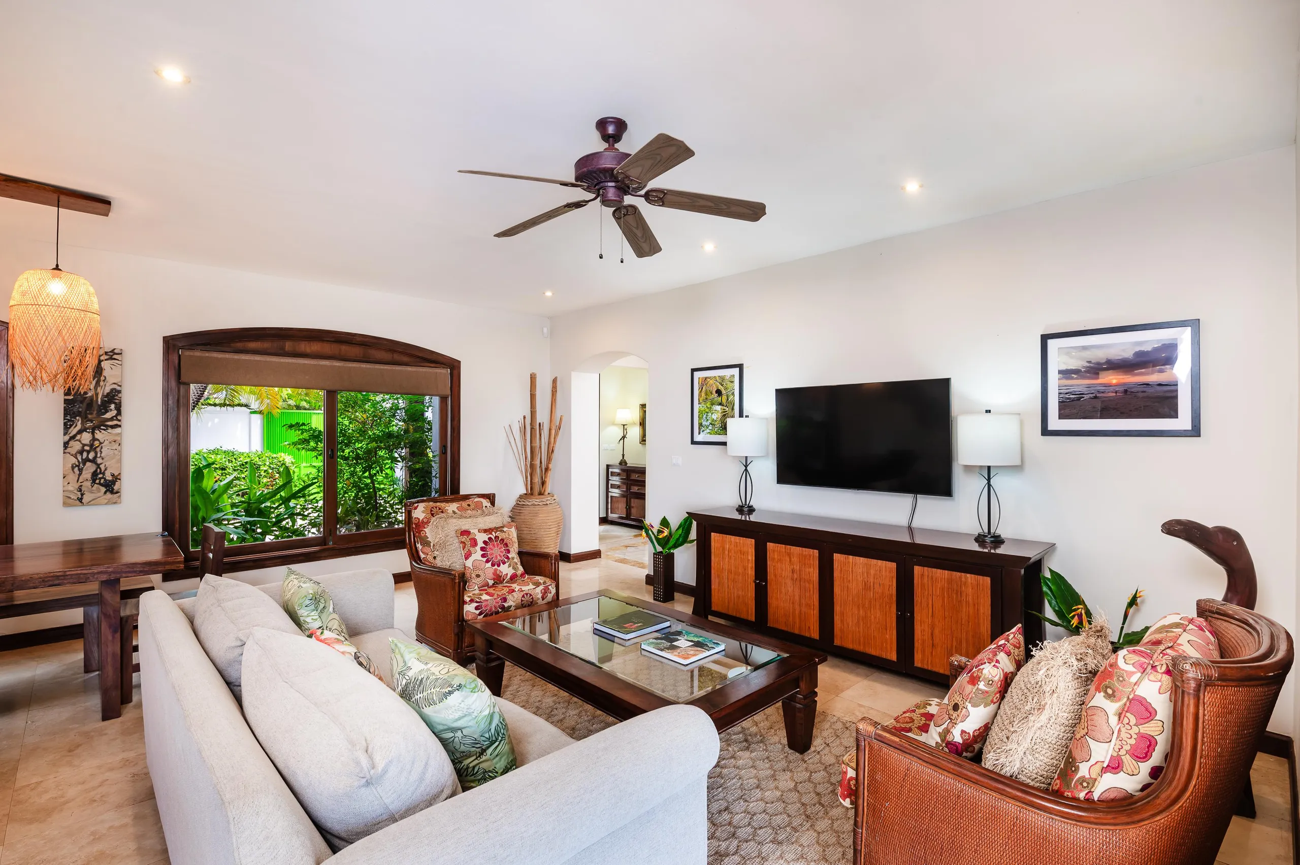 Rejuvenating Tamarindo Estate with Private Pool and Garden Grounds — photograph 12