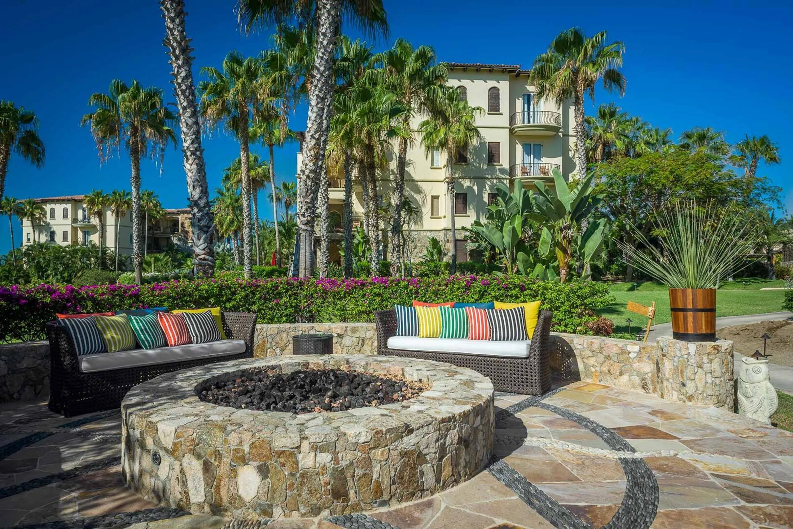 Elegant 4-Bedroom Villa in Esperanza Private Residencies and Stunning Ocean Views — photograph 2