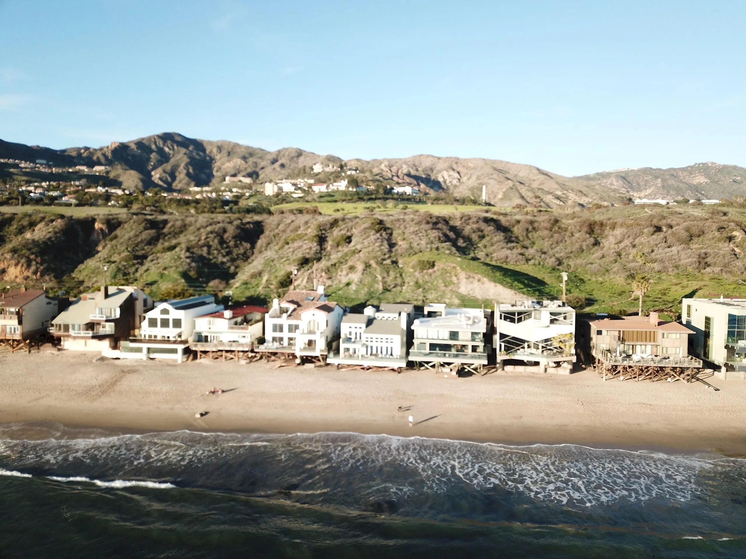 Serene Beachfront Villa in Malibu with Panoramic Ocean Views — photograph 6