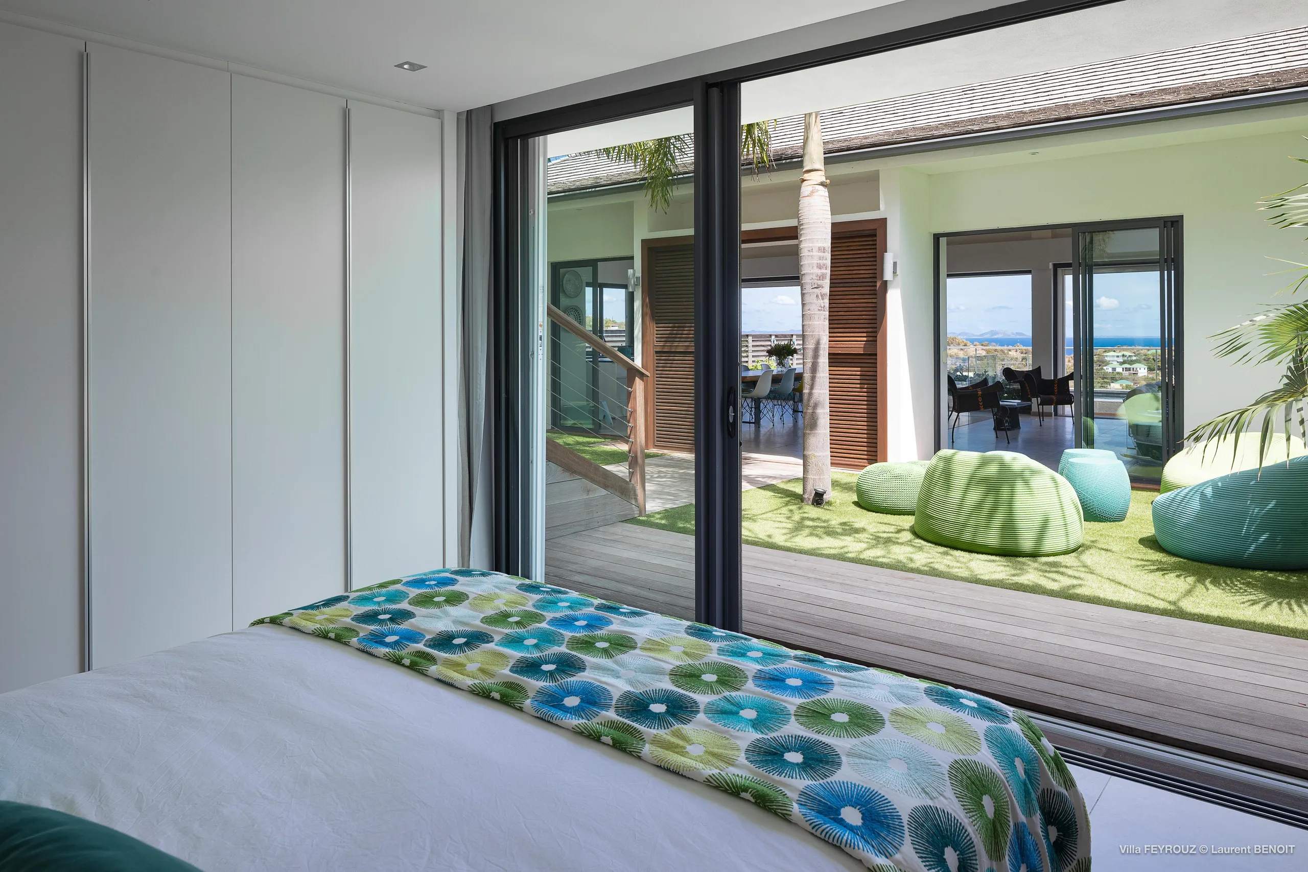 Exquisite Oceanfront Villa with Private Pool and Zen Gardens — photograph 9