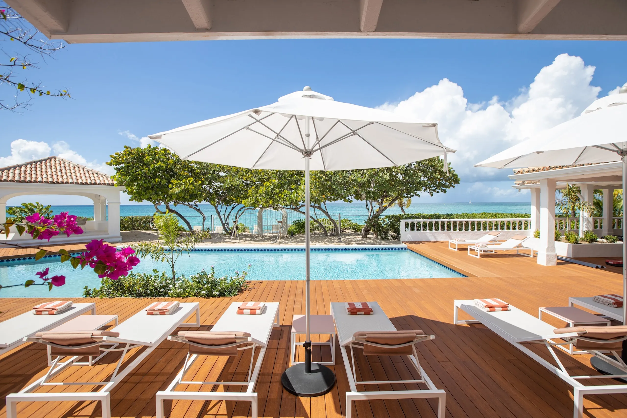 Stunning 6BR Villa with Private Pool and Breathtaking View of Plum Bay Beach — photograph 3
