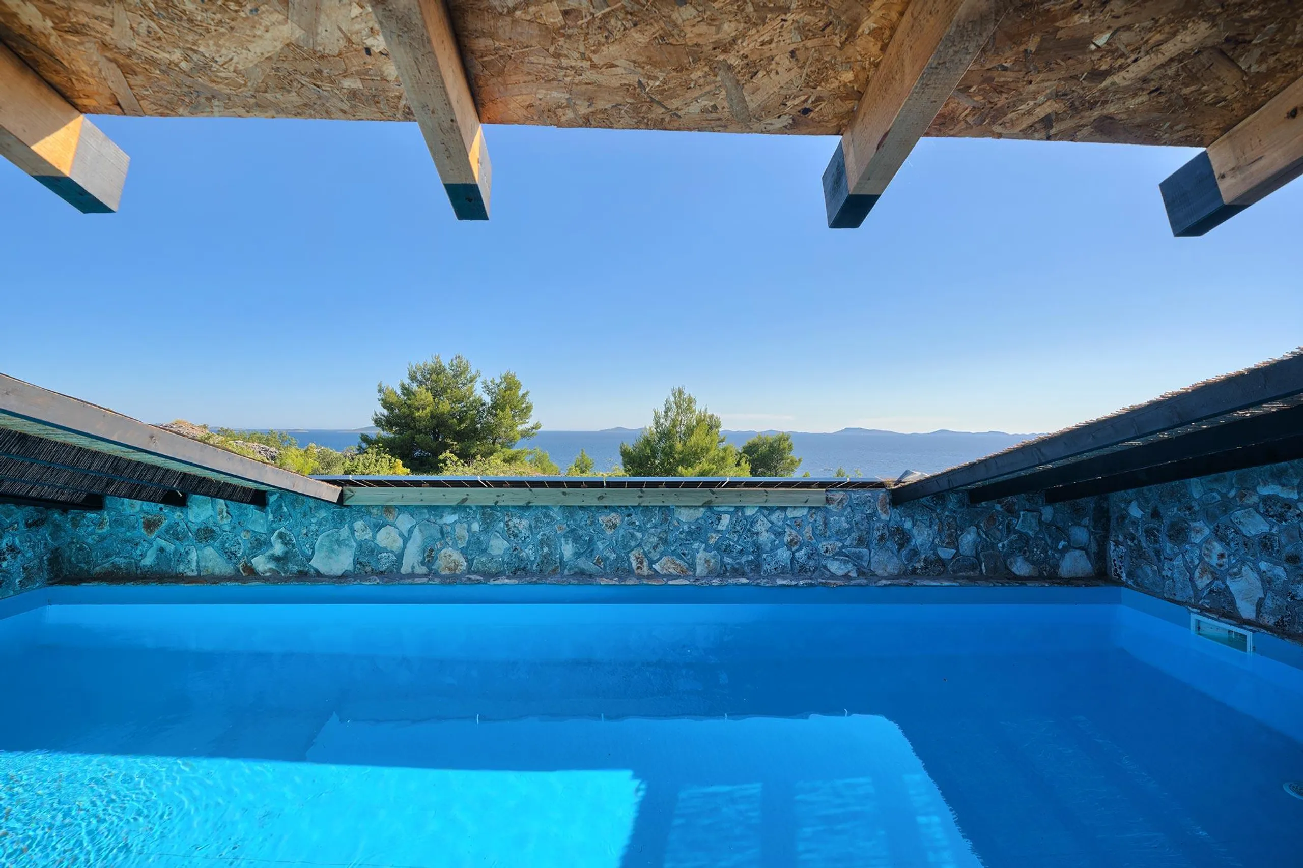 Plush Villa with Private Pool, Sauna, and Enchanting View of Murter Island — photograph 2