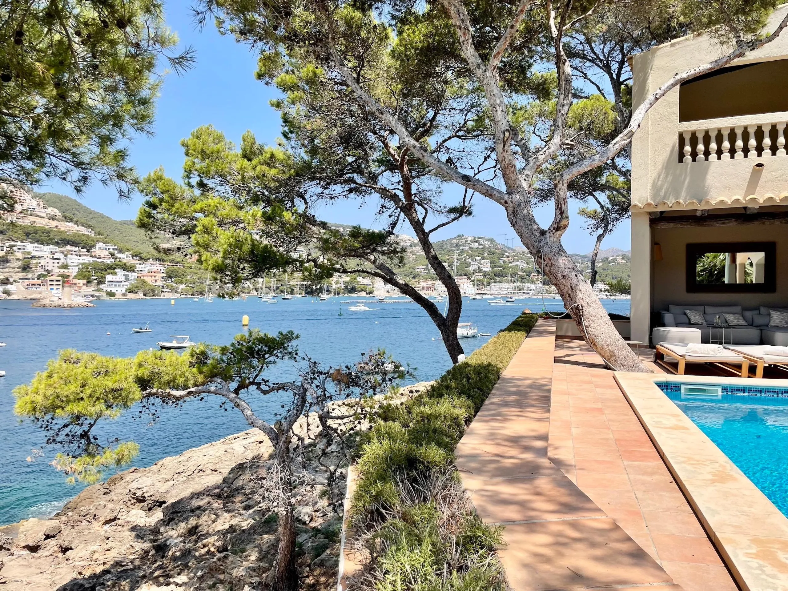 Palma Paradise Palace Estate with Resort Pool and Ocean Views — photograph 2