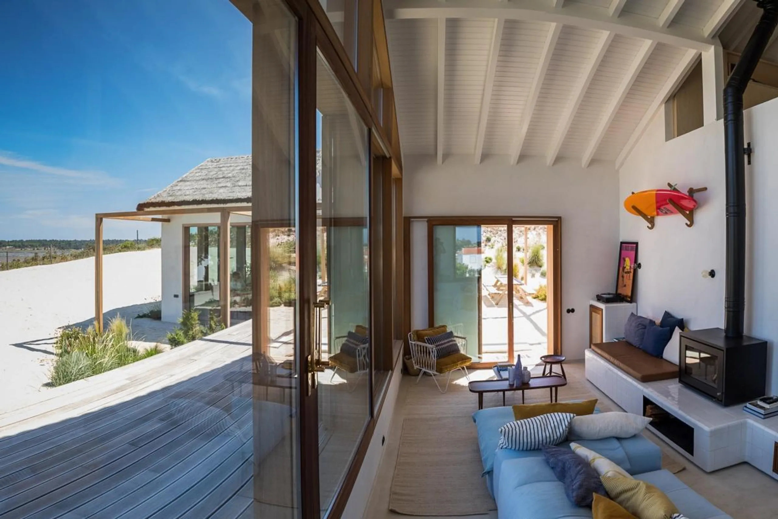 Airy and Spacious Contemporary Home in Comporta with Spacious Patio — photograph 11