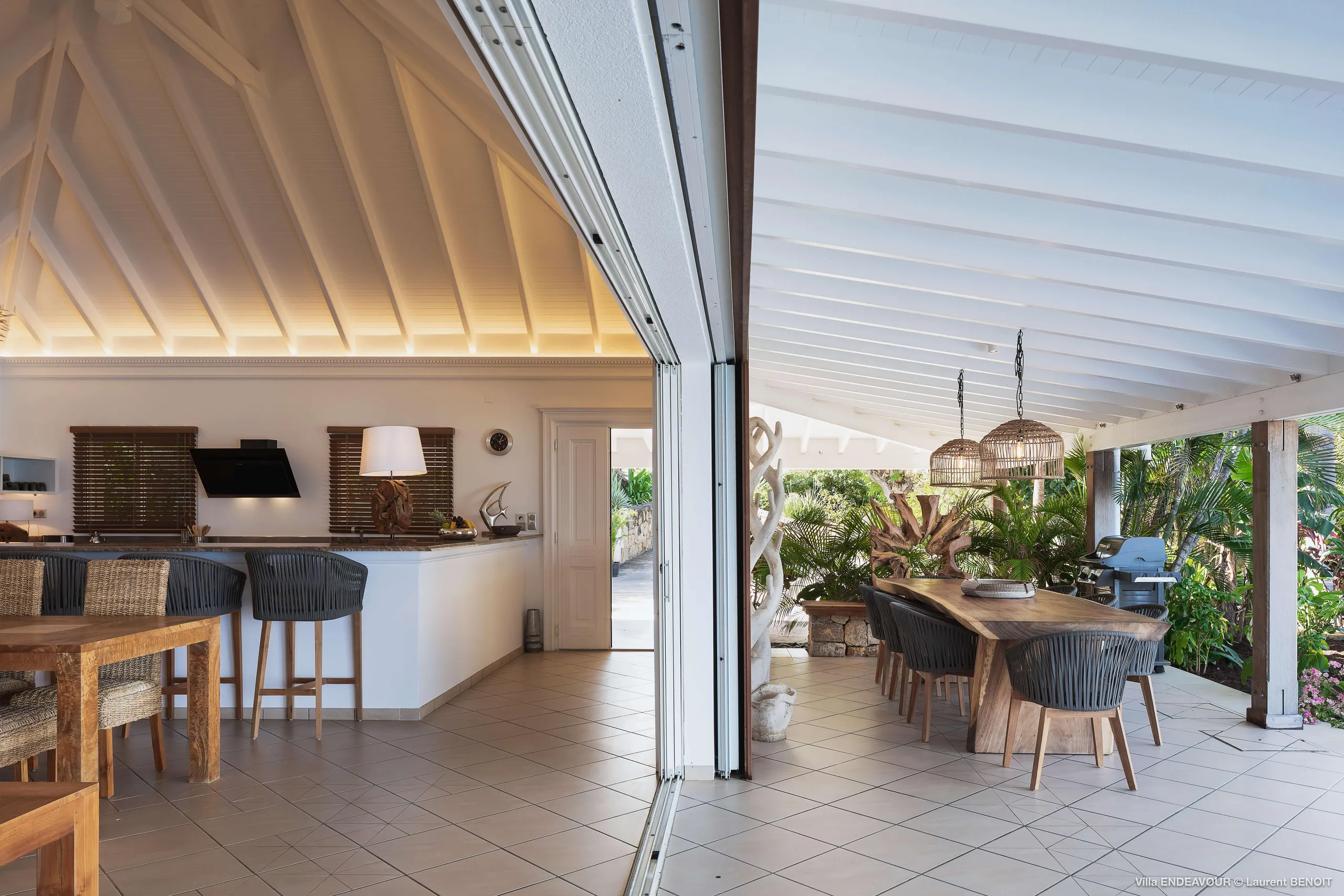 Secluded Exquisite Villa with Private Pool and Mesmerizing Ocean Views — photograph 10