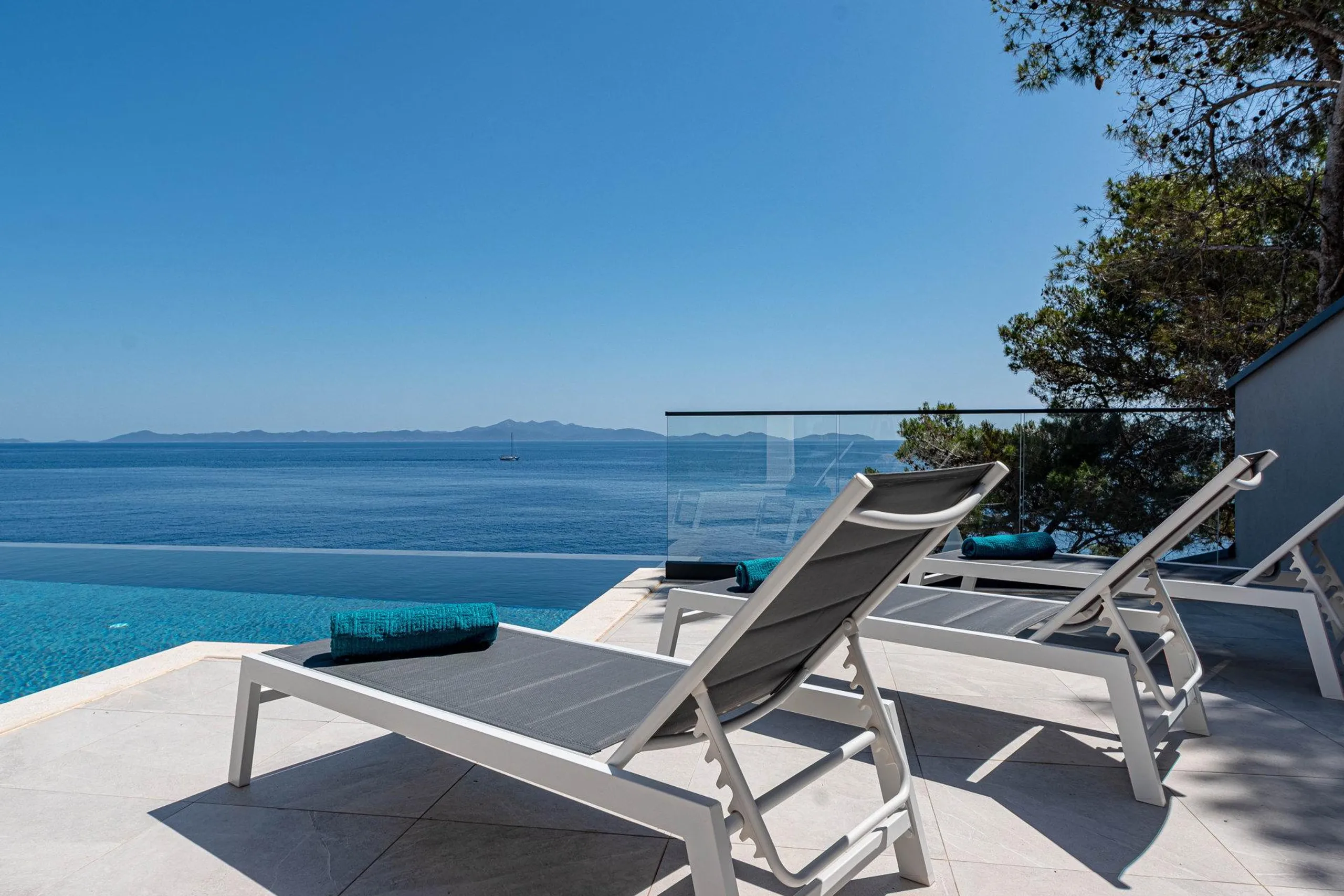 Spectacular Villa with Private Pool and Lovely Sea Views — photograph 8