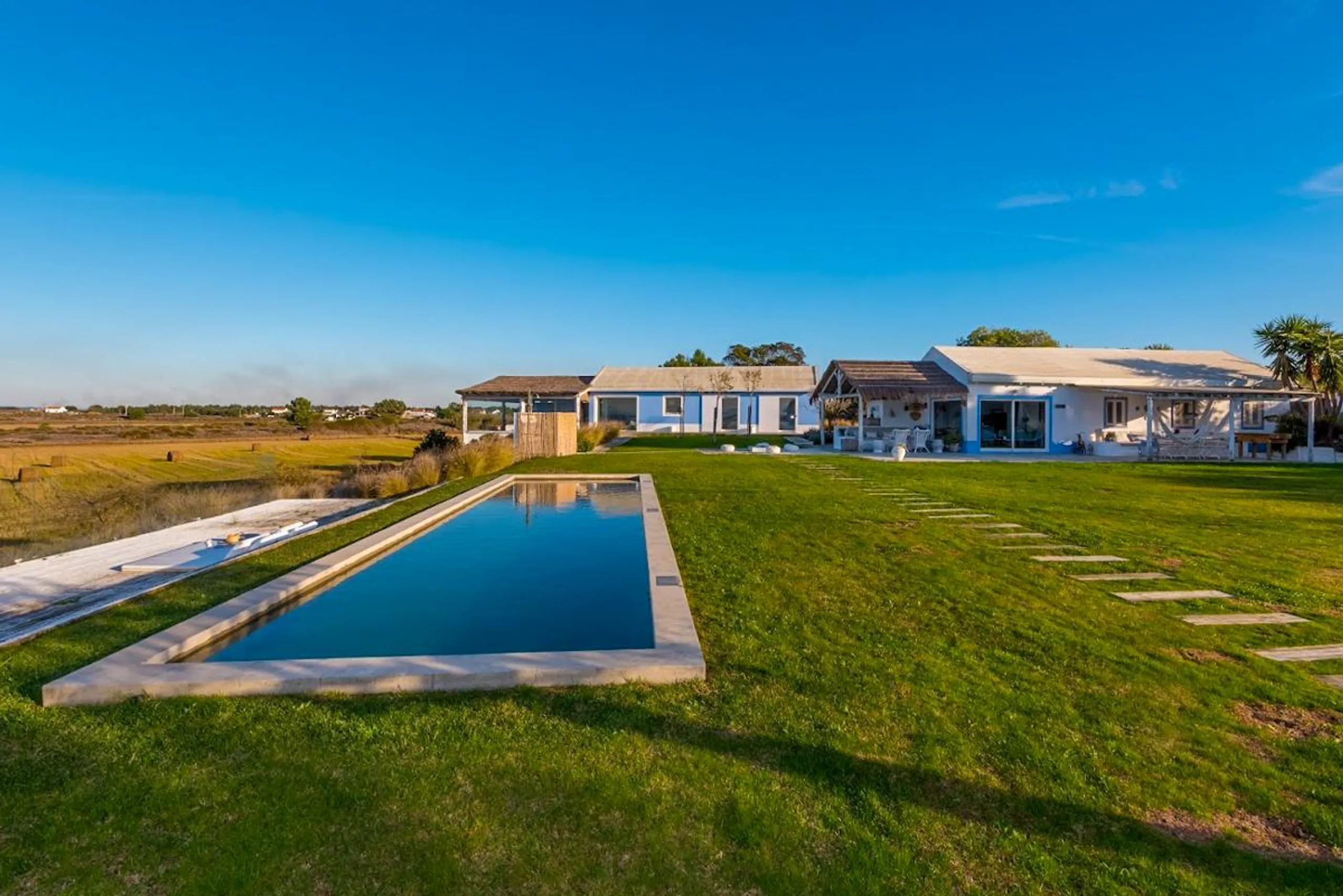 Classy Villa with Private Pool and Impeccable Garden, Comporta