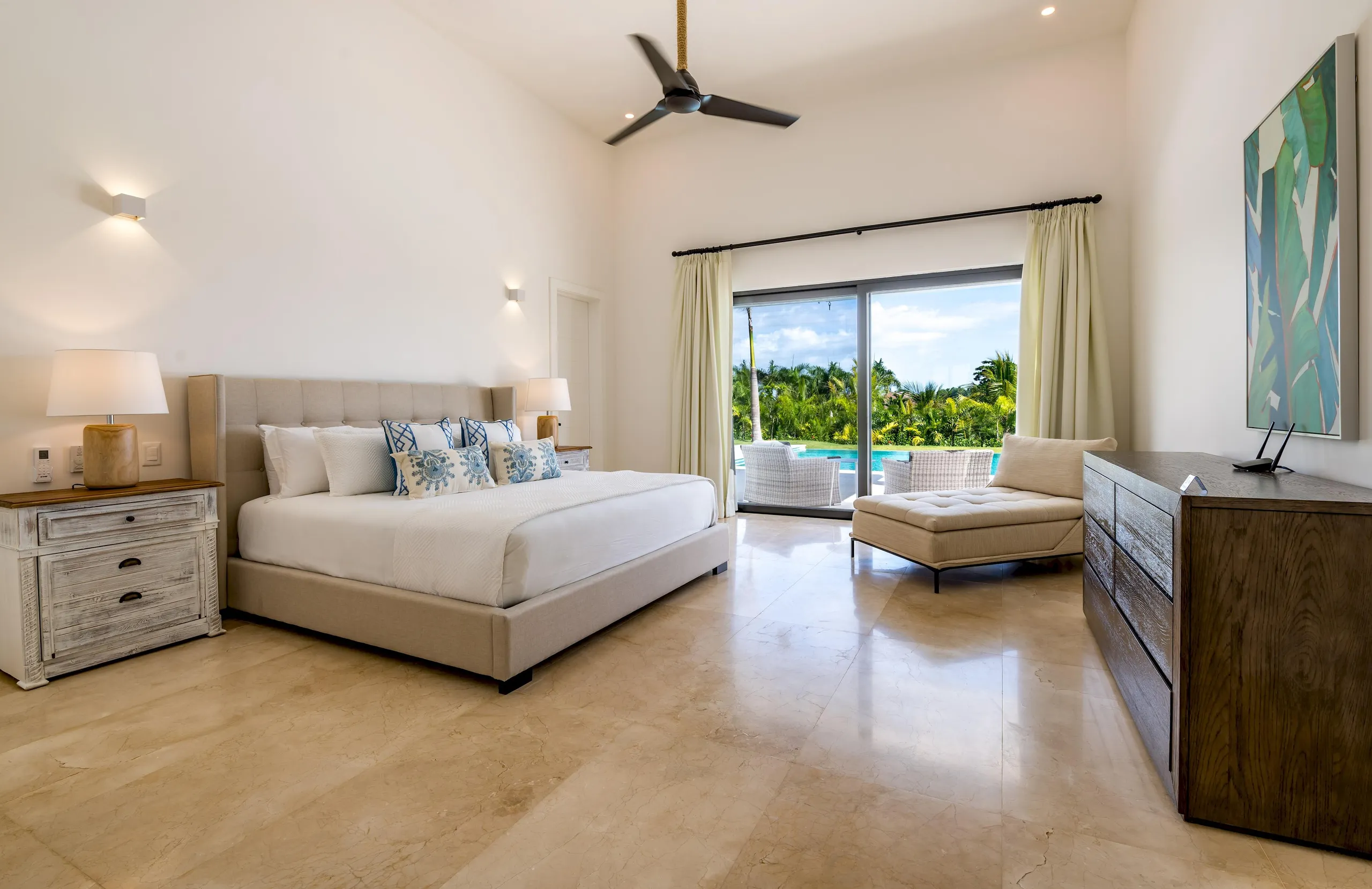 Sumptuous Paradise Estate with Private Pool and Fitness Room — photograph 11