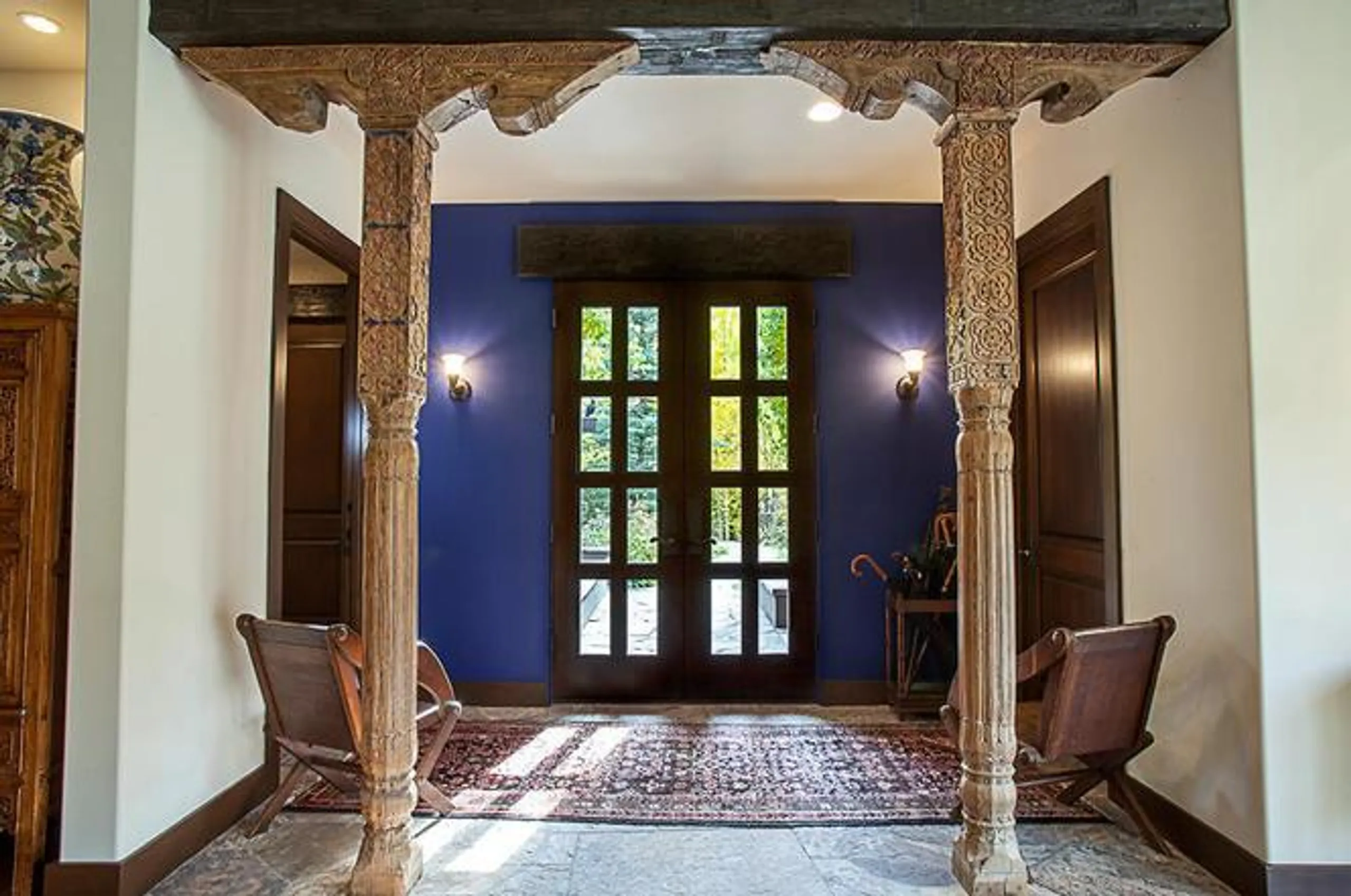 Breathtakingly Beautiful Villa with Function Hall, Game Room and Inviting Atmosphere — photograph 8