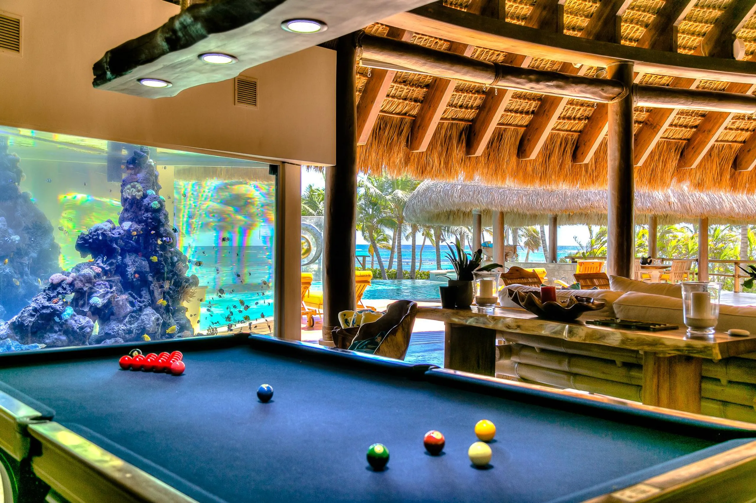 Travel-Inspired Villa with Private Pool Designed by Antonio Imbert and Patricia Reid — photograph 9