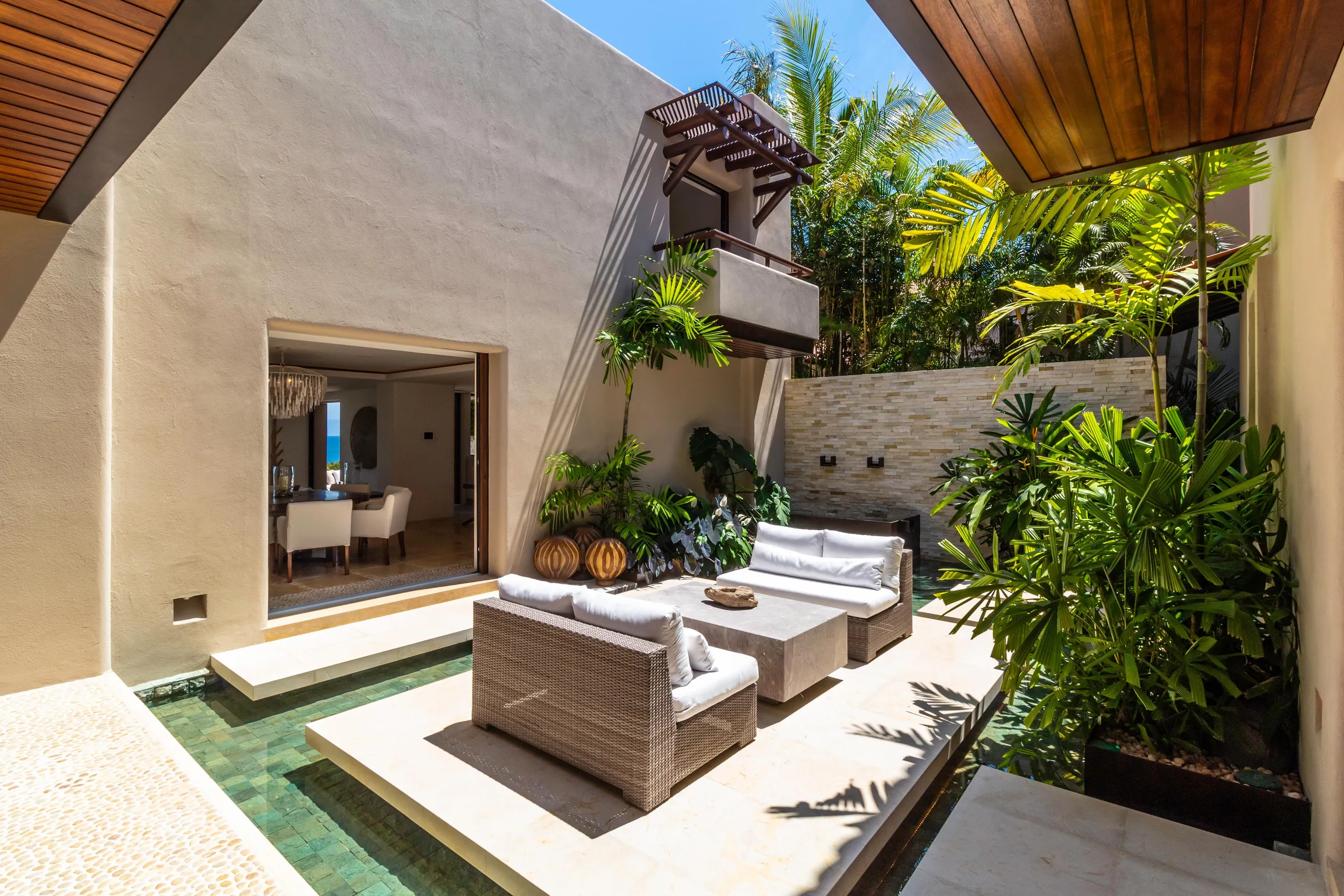 El Encanto Spanish Oasis with Infinity Pool and Ocean Views — photograph 9
