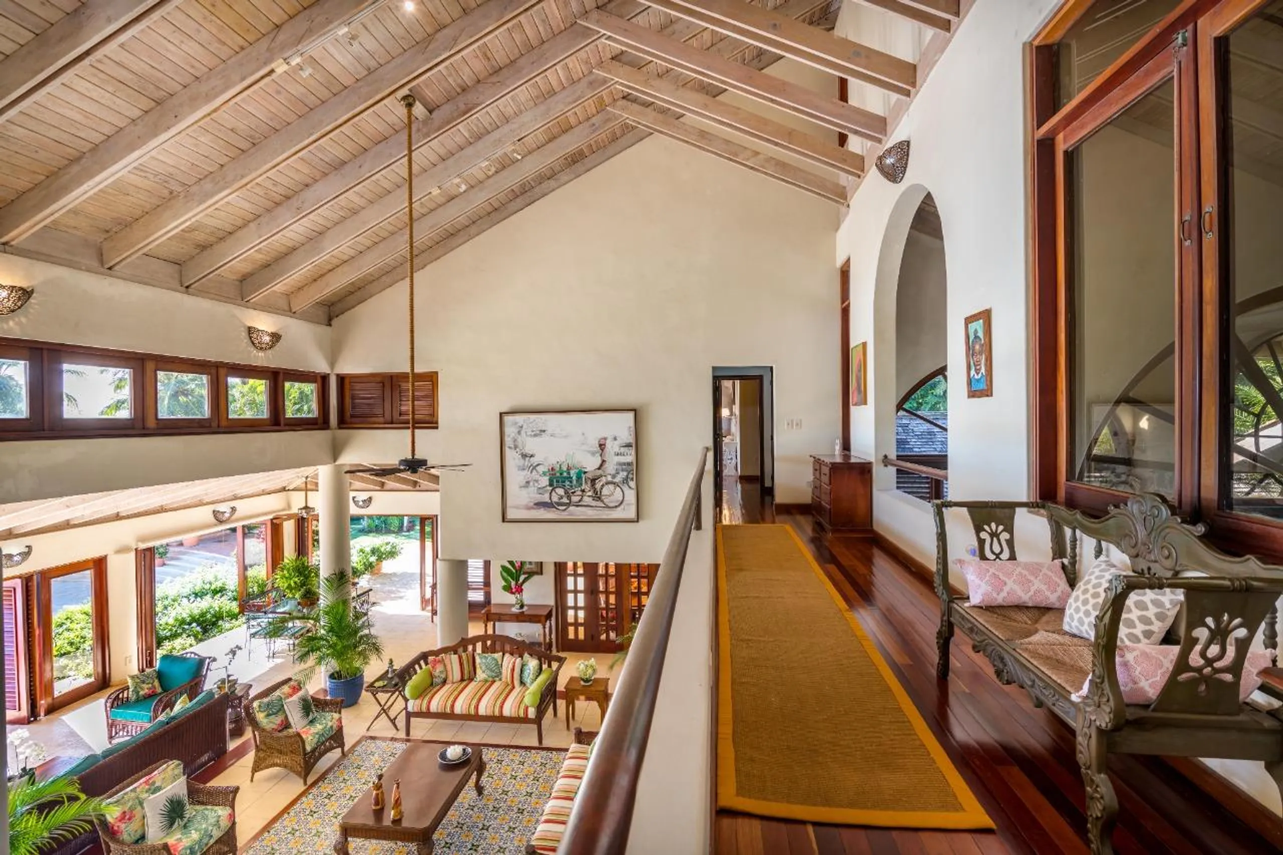 Majestic Villa with Pool and Stunning Ocean Views — photograph 9