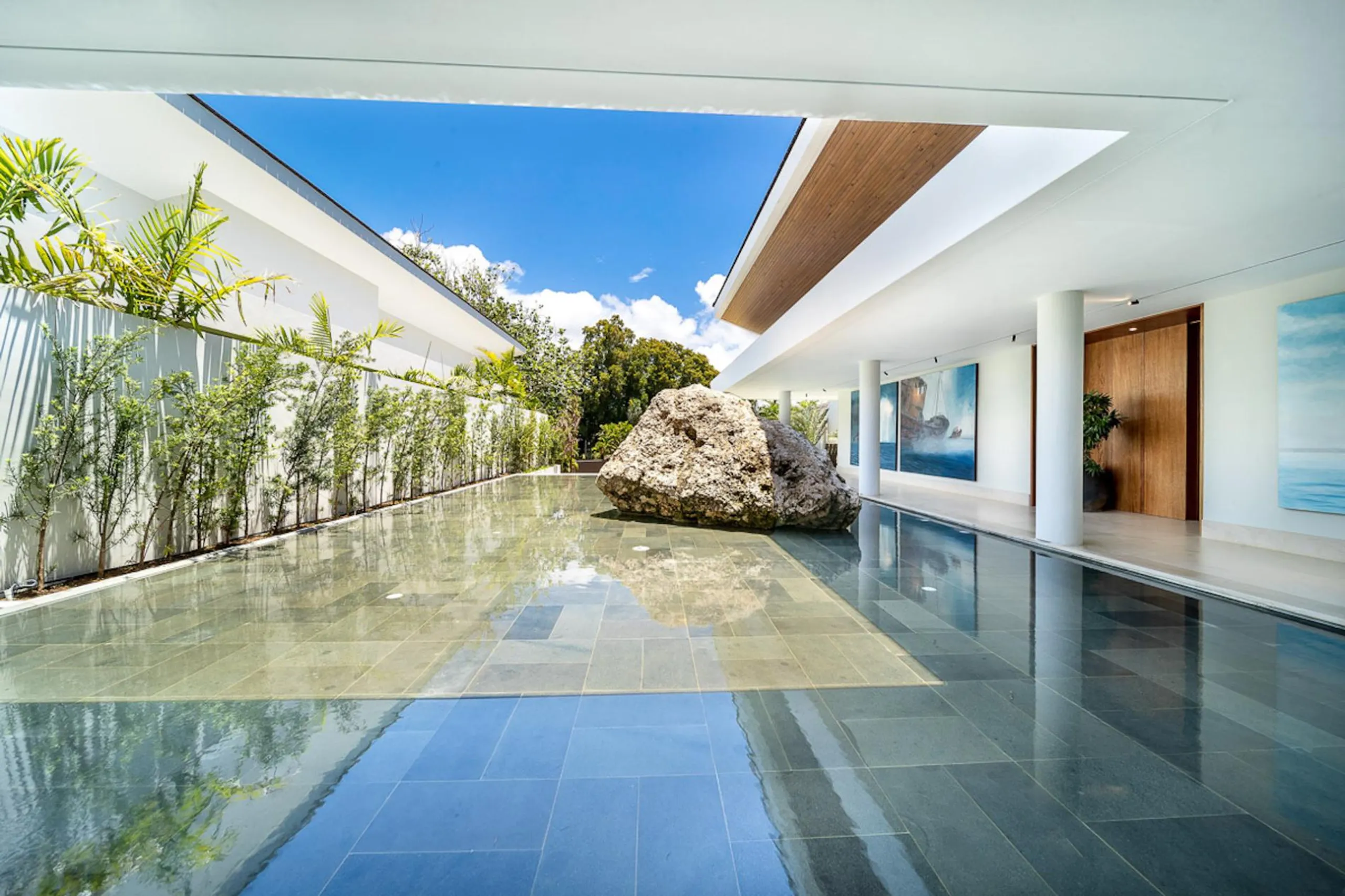 Gleaming Contemporary Villa with Private Pool and Caribbean Sea Views — photograph 7