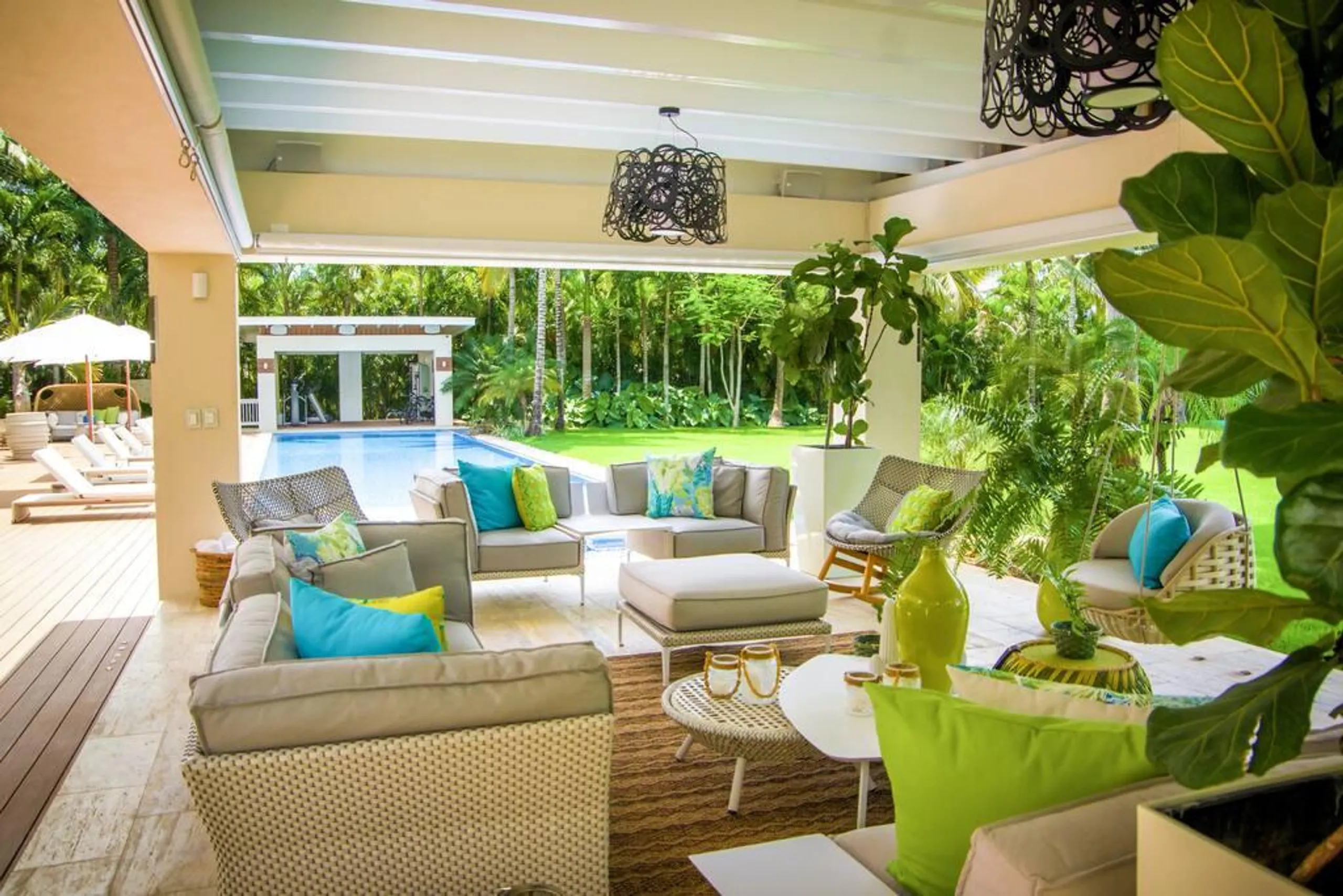 Deluxe Classic Estate in La Romana with Private Pool and Home Theater — photograph 4