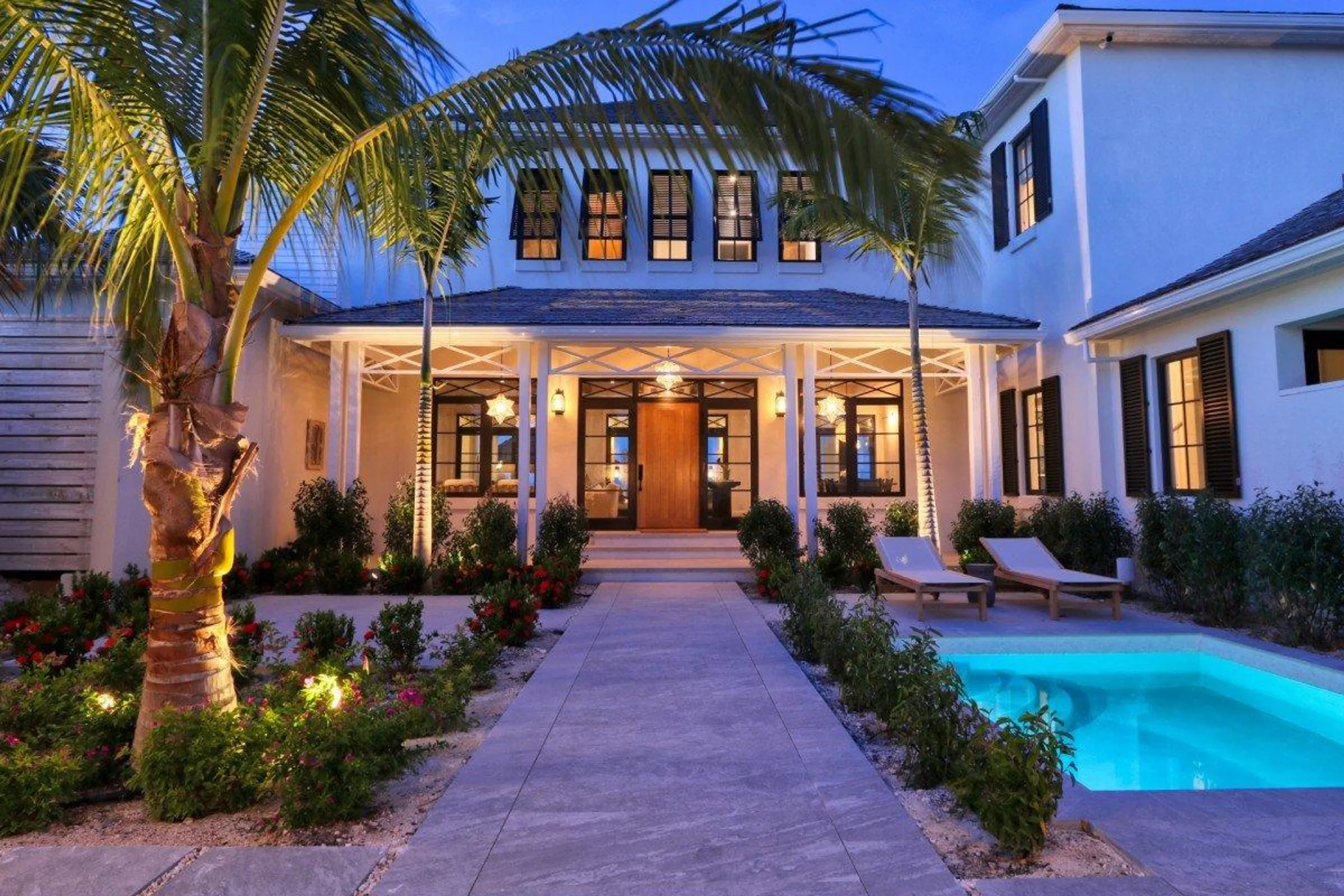 Caribbean Colonial Elegance: Explore This 6-Bedroom Island Villa — photograph 3
