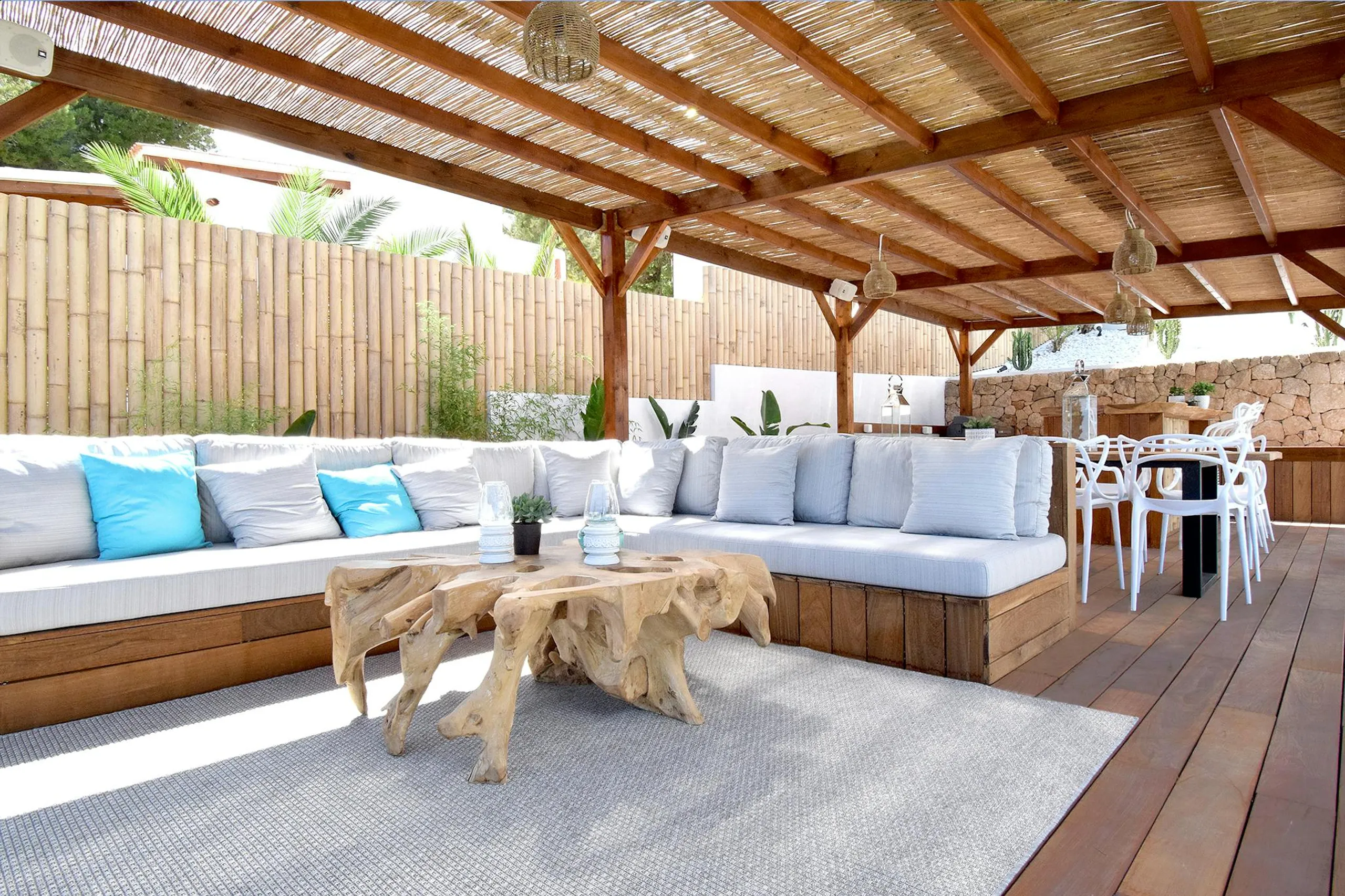 Sensational Seaside Villa in Ibiza with Private Pool and Hot Tub — photograph 11