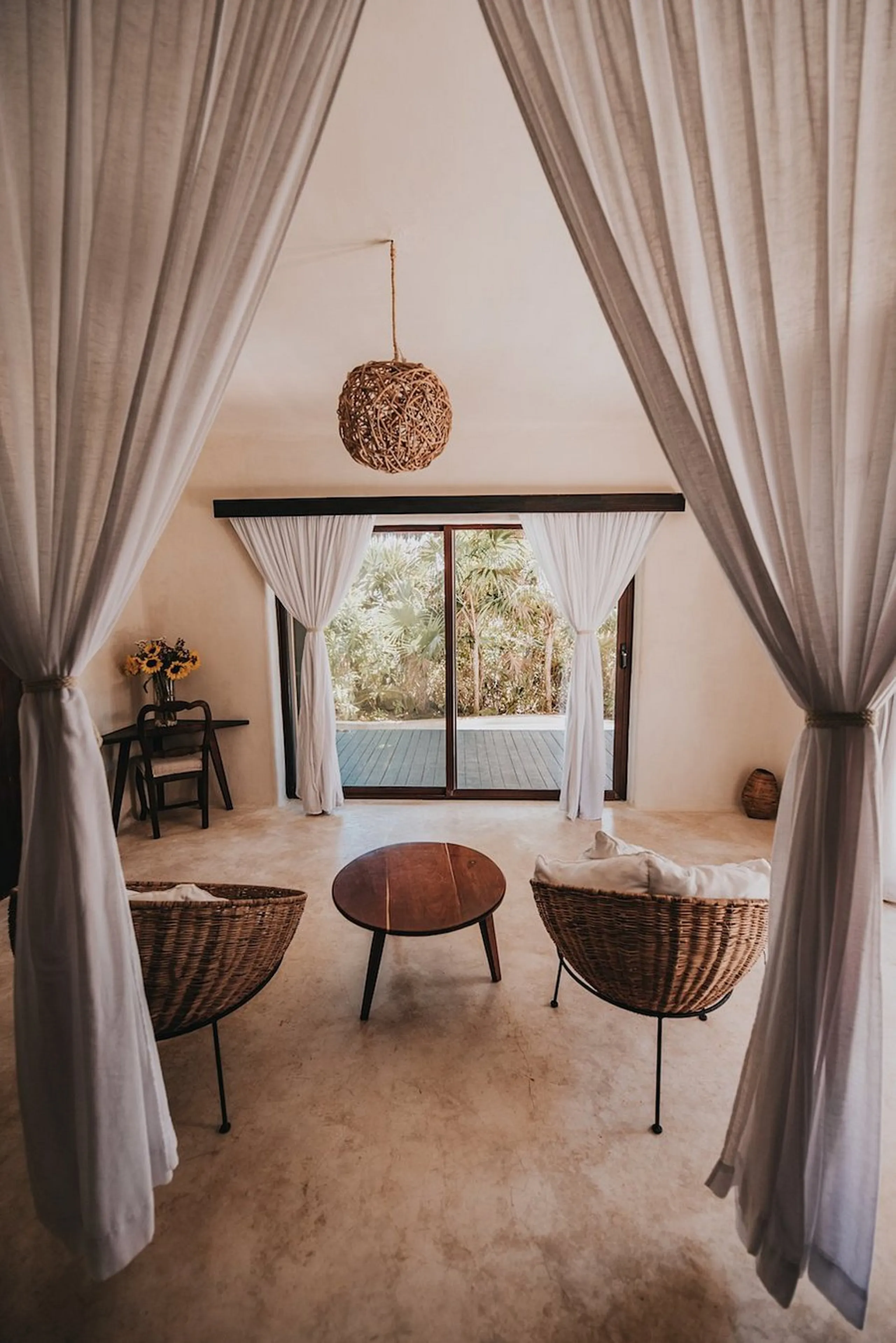 Serene Tulum Villa with Ocean Views — photograph 11