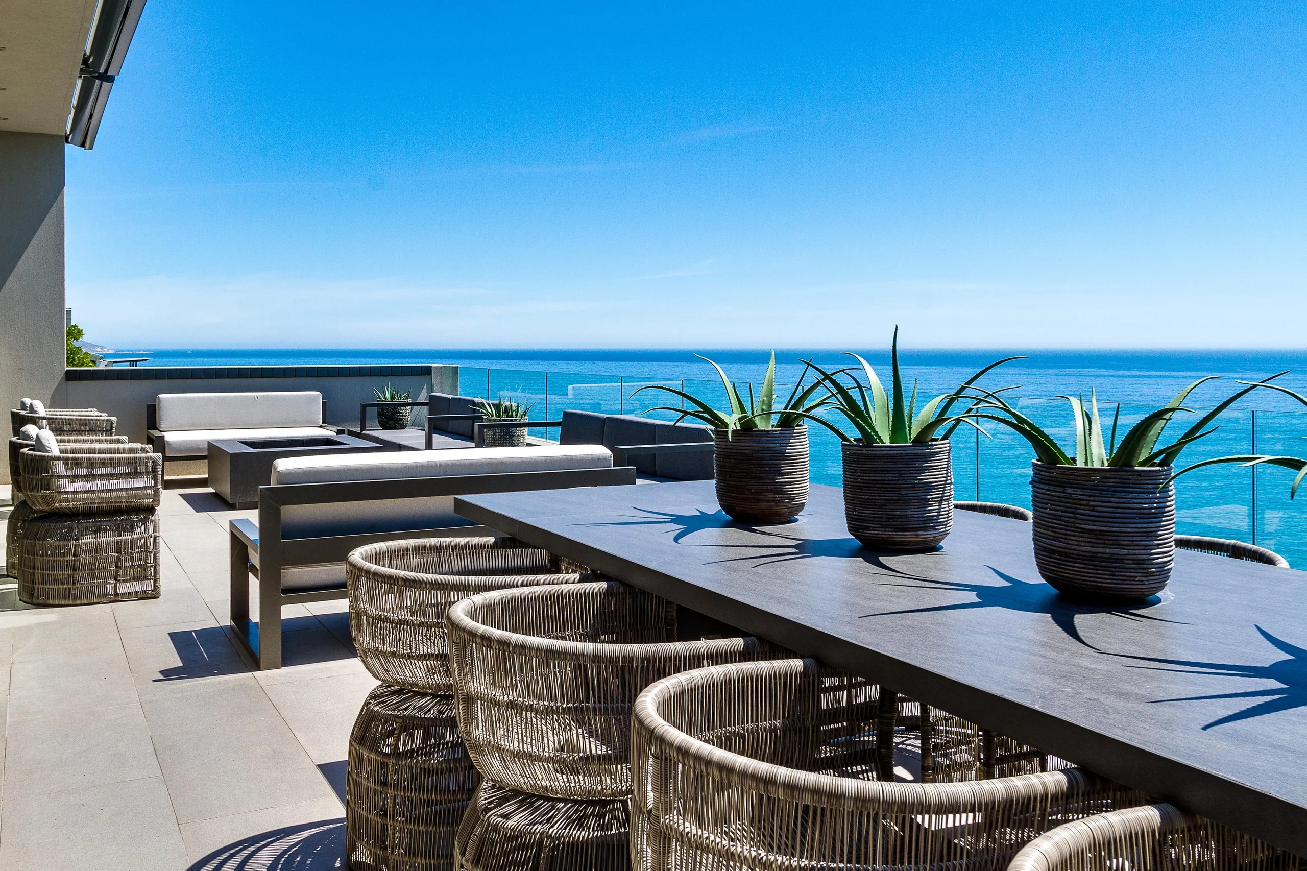 Luxurious Bantry Bay Villa with Private Pool and Atlantic View — photograph 4
