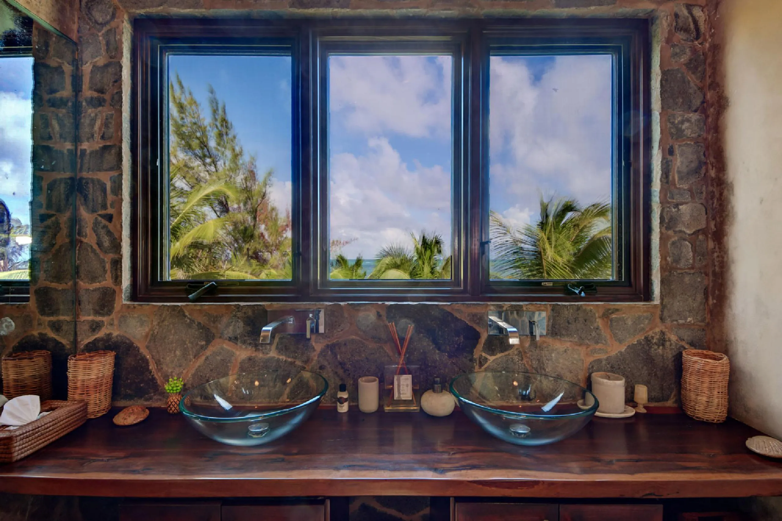 Sian Ka'an Reserve Eco-Luxe Estate with Modern Amenities and Beach Access — photograph 8