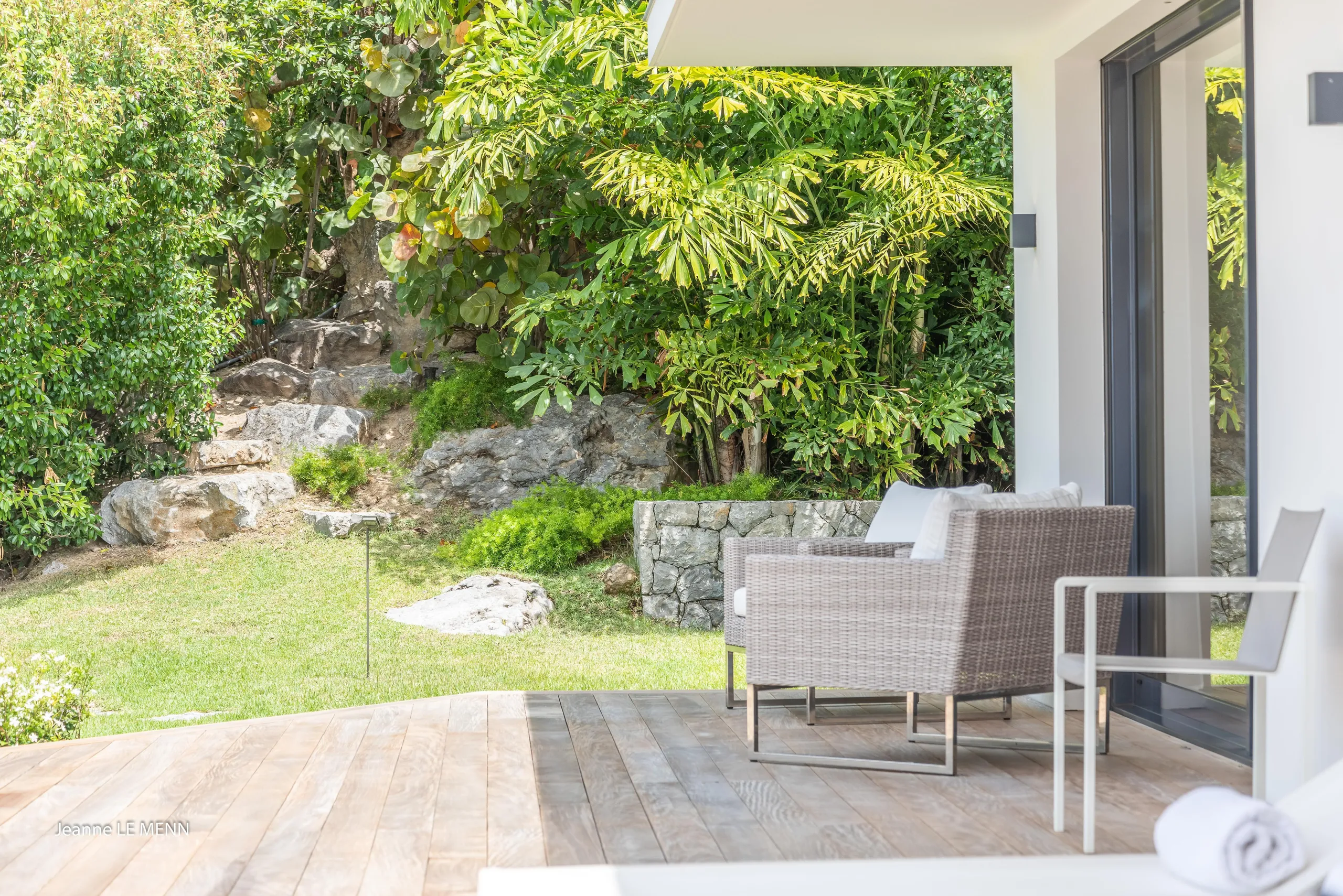 Invigorating Seaview Villa with Infinity Pool and Fitness Room — photograph 12