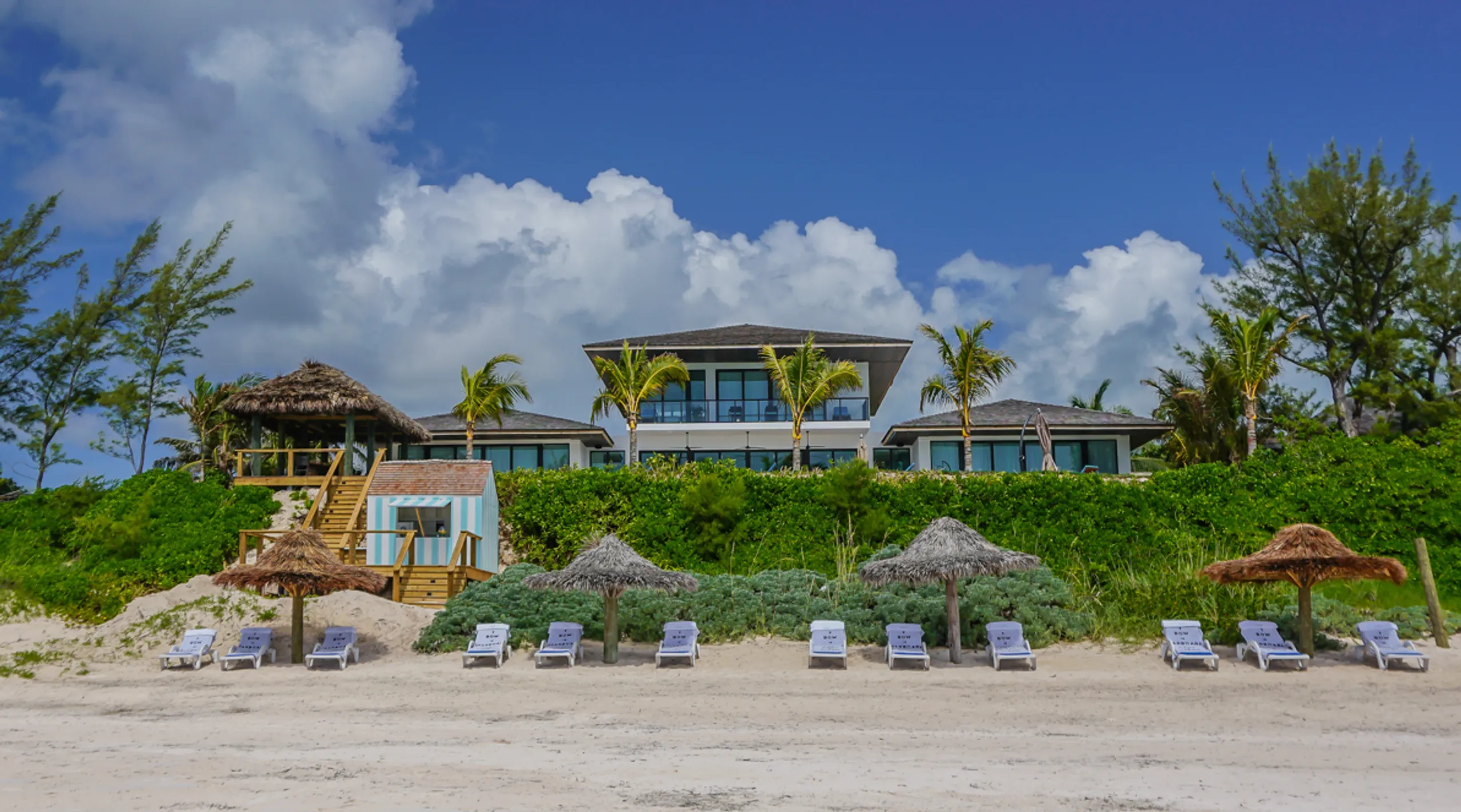 Exclusive Modern Luxury Oceanfront Estate in Bahamas with Private Pool — photograph 6