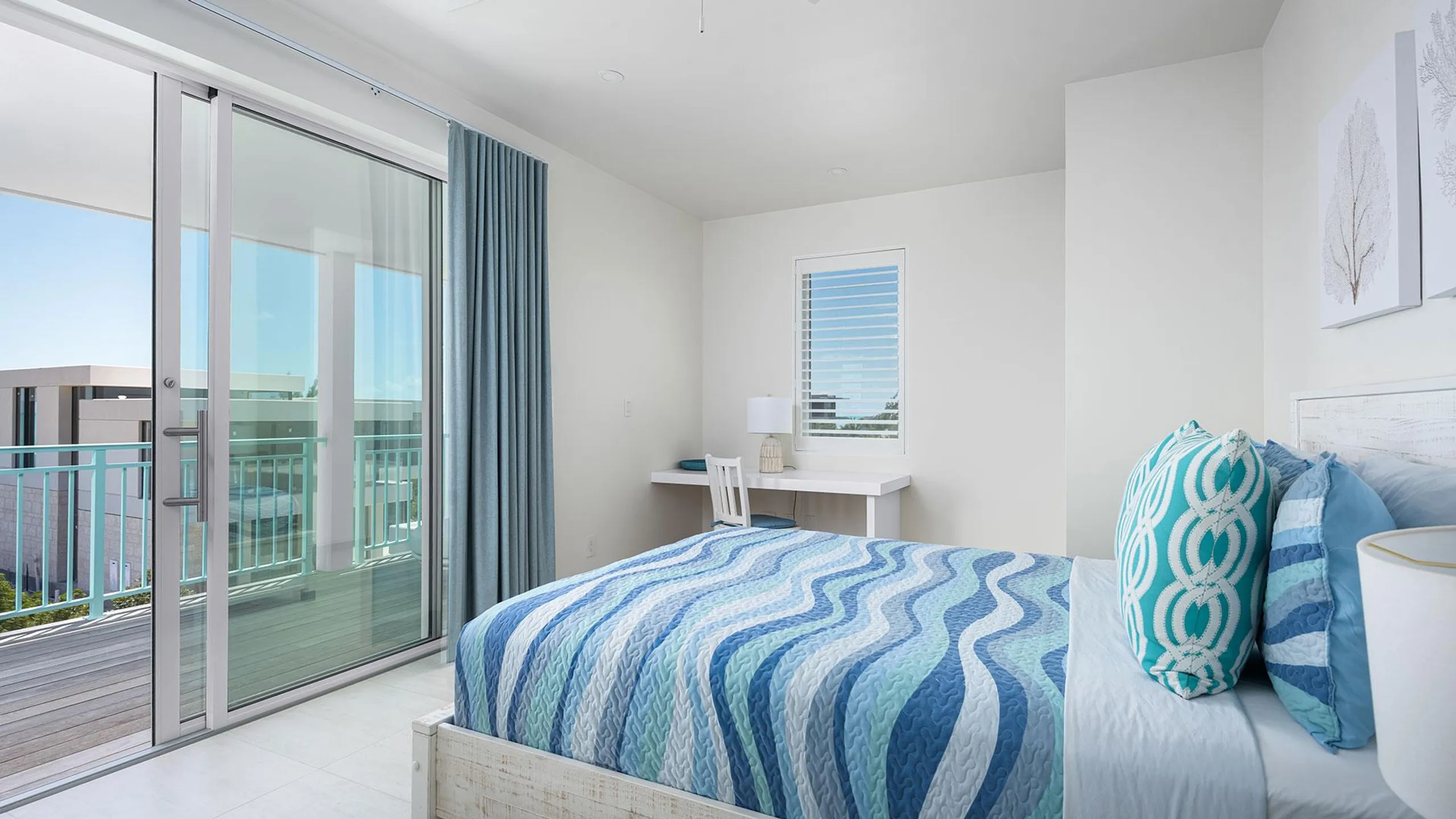 Contemporary Long Bay Beach Villa with Private Pool and Ocean Views — photograph 9