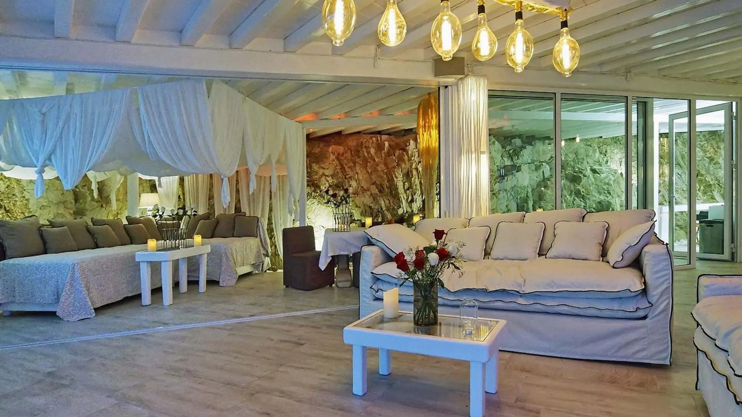 Lavish Oceanview Villa with Invigorating Infinity Pool VILLAWAY® — photograph 9