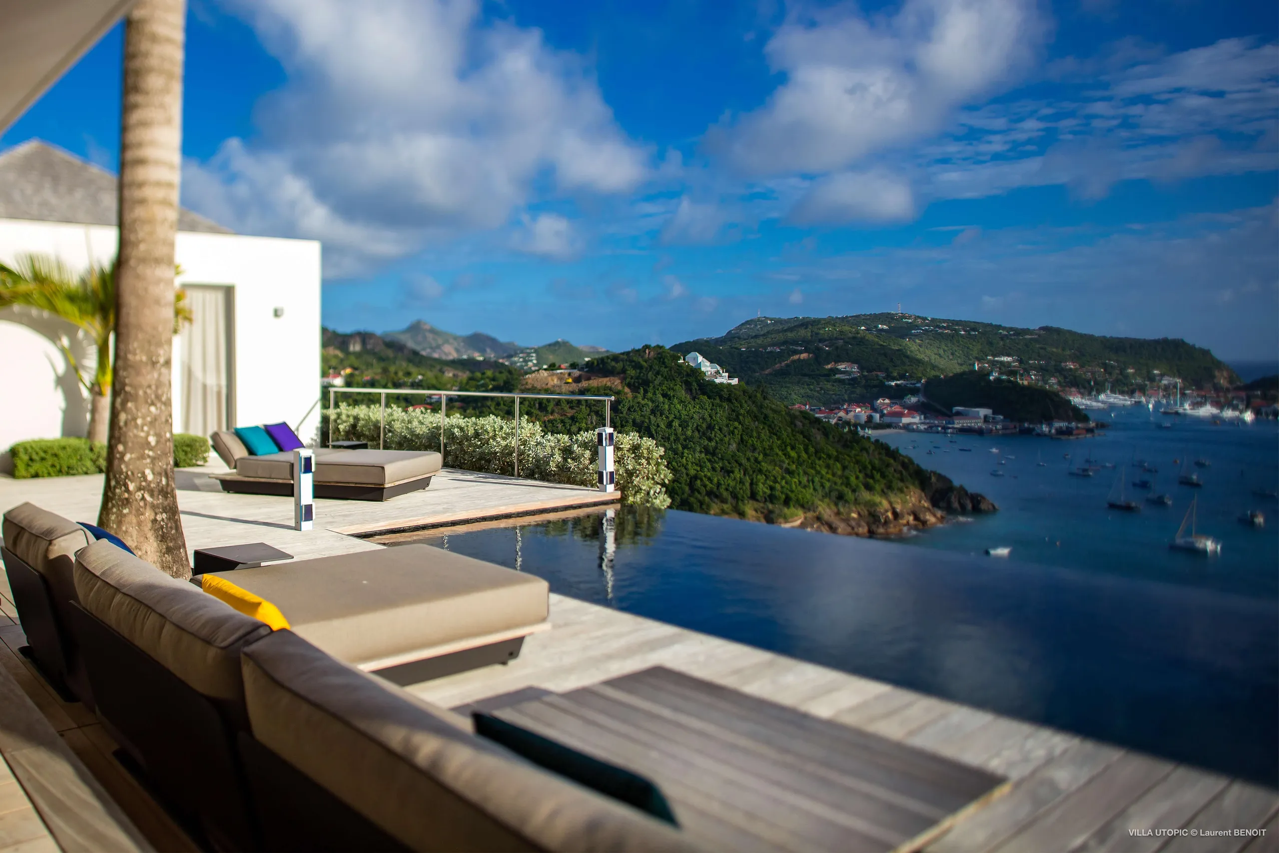 Elegant Luxe Estate with Infinity Pool and Captivating Views in Corossol — photograph 9