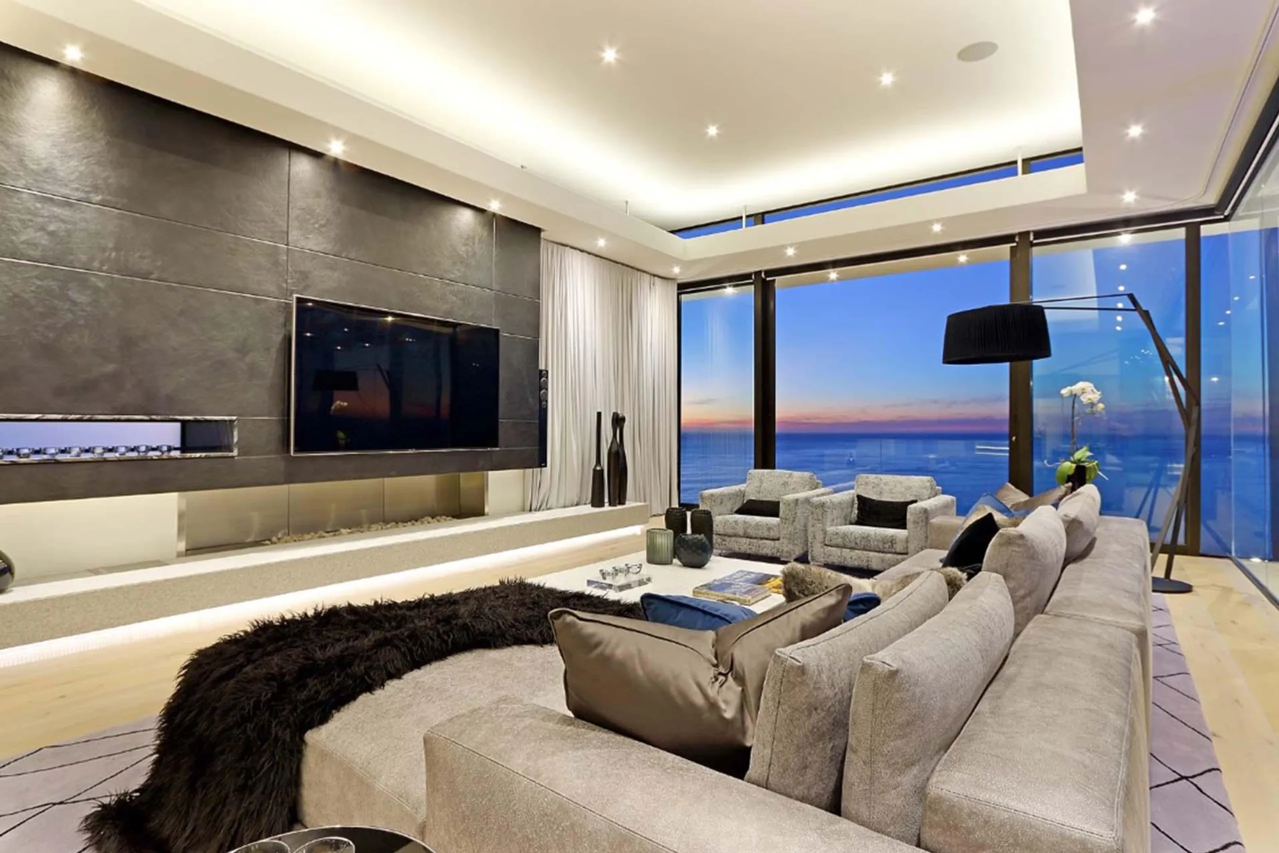 Magnificent Modern Contemporoary Villa with Sweeping Ocean Views — photograph 5