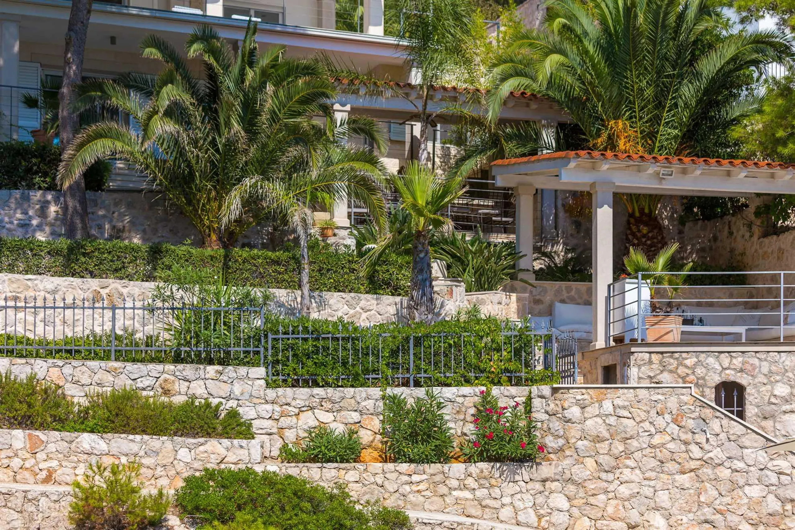 Seaside Villa with Private Pool and Boat Berth in Idyllic Uljeni Bok Bay — photograph 7