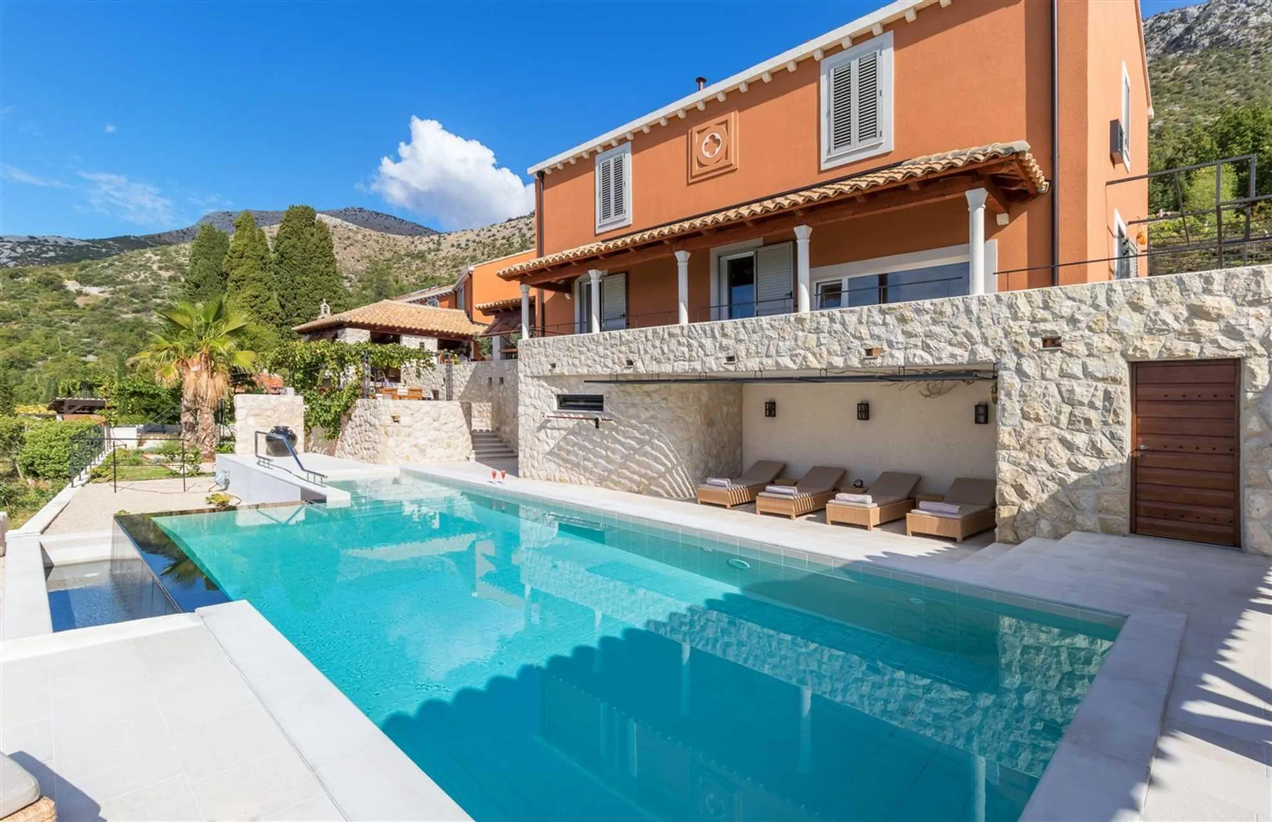 Calming Minimalistic Villa with Private Pool Near Dubrovnik and Sea Views — photograph 3