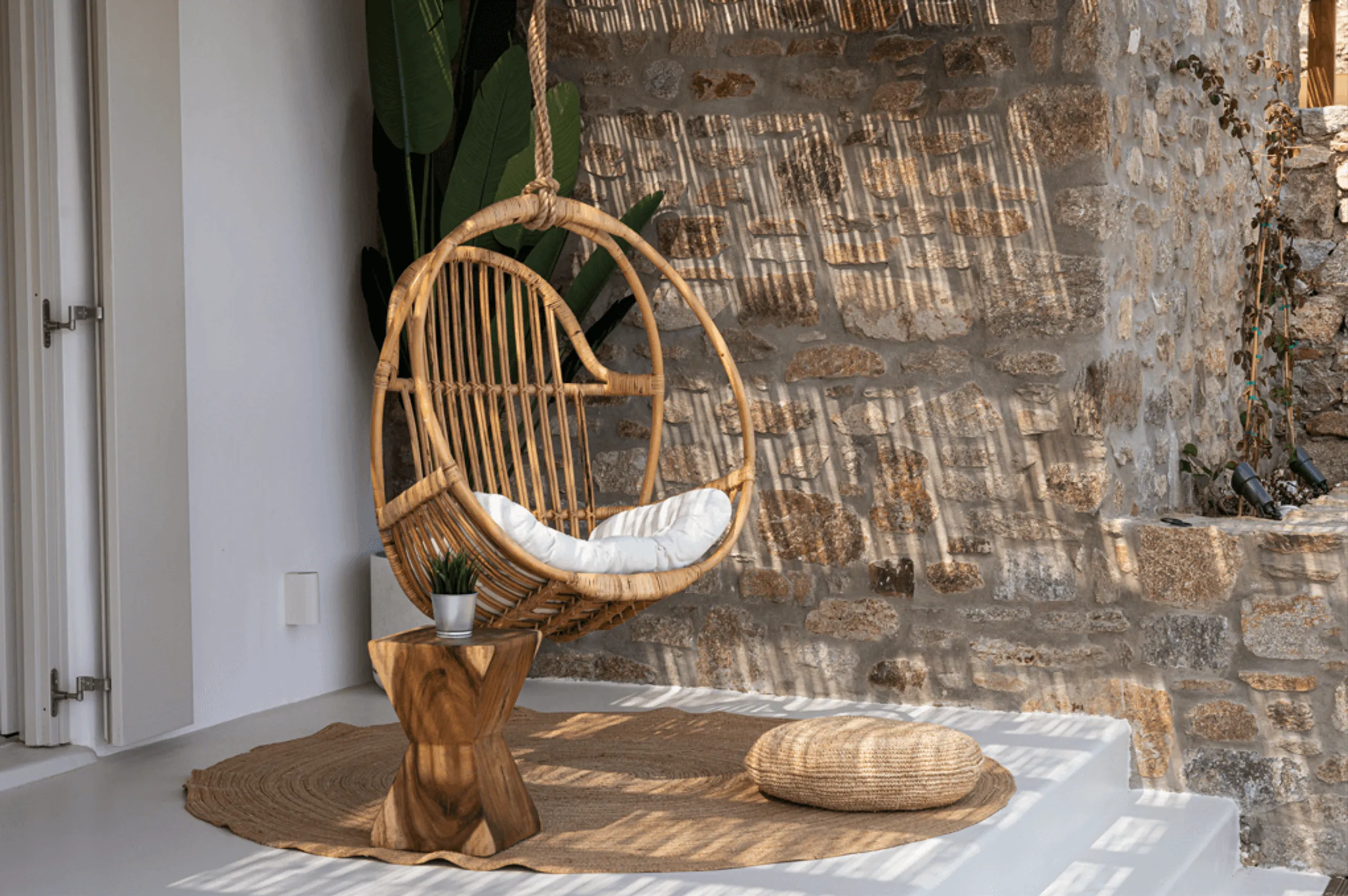 Retreat to Your Lavish Bedroom with Panoramic Windows and Unforgettable Natural Surroundings — photograph 10