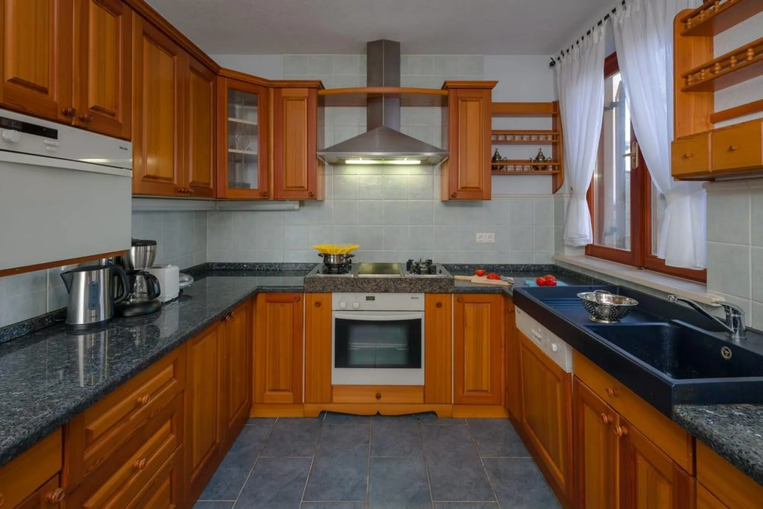 Majestic Hvar Villa with Stunning Panoramic View — photograph 11