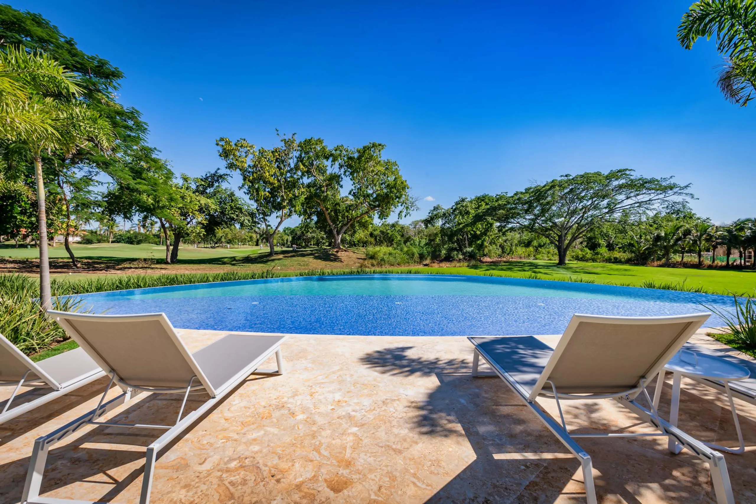 Majestic 7BR Casa De Campo Retreat with Private Pool and Garden — photograph 2