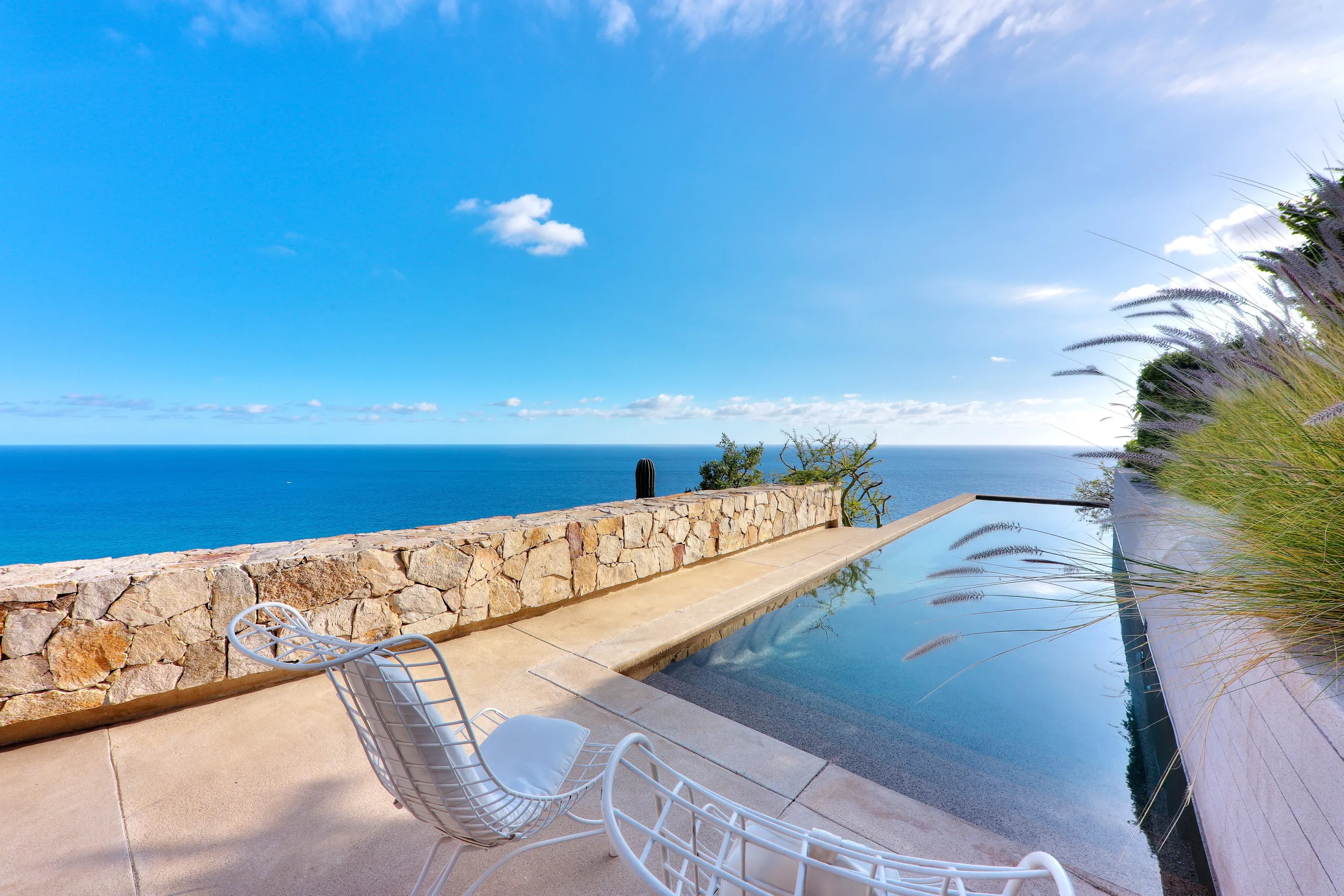 Modern Architectural Masterpiece Estate with Private Pool and Panoramic Ocean Views — photograph 6