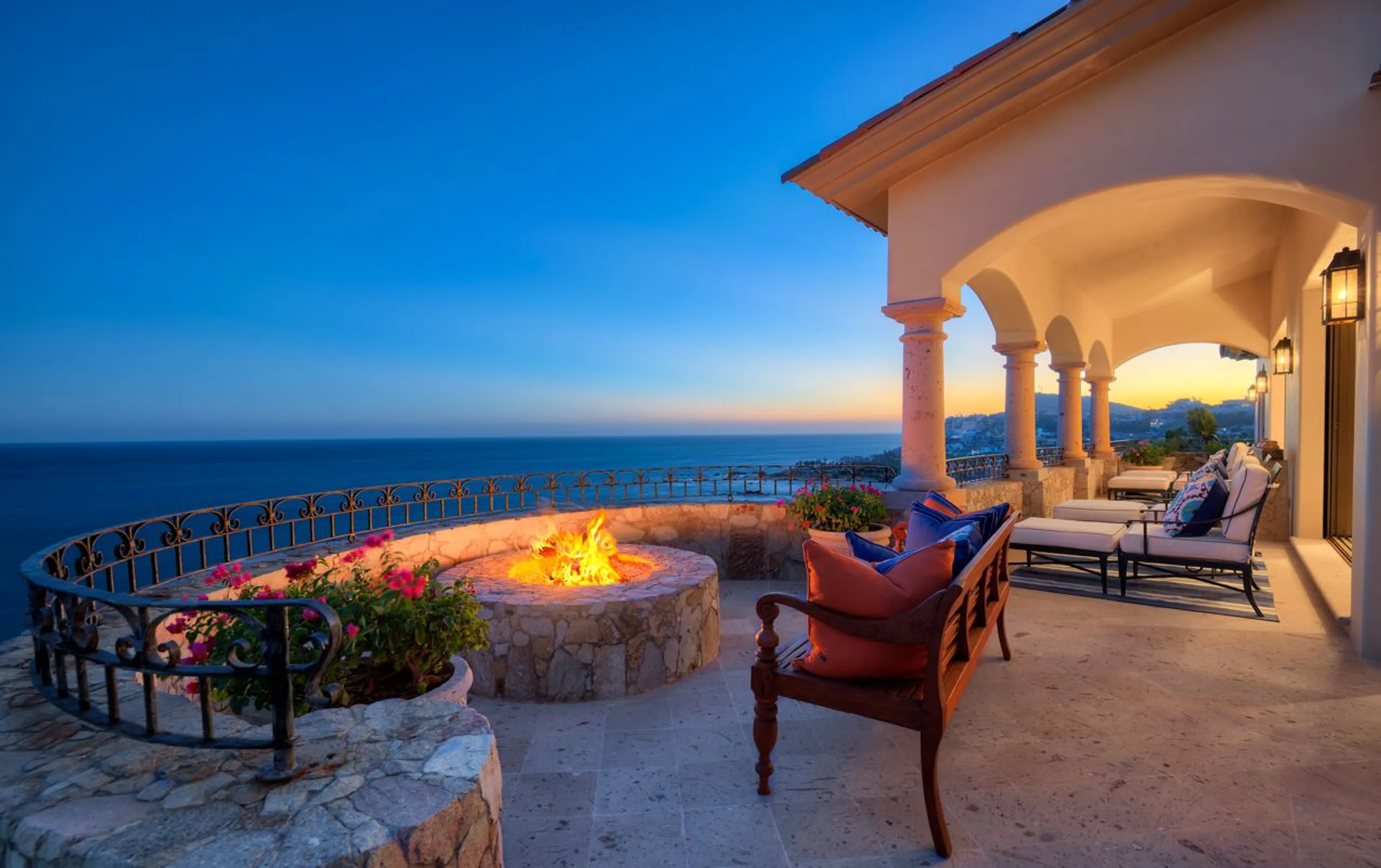 Exquisite Sea-Facing Villa in Los Cabo with Private Infinity Pool and Jacuzzi — photograph 5