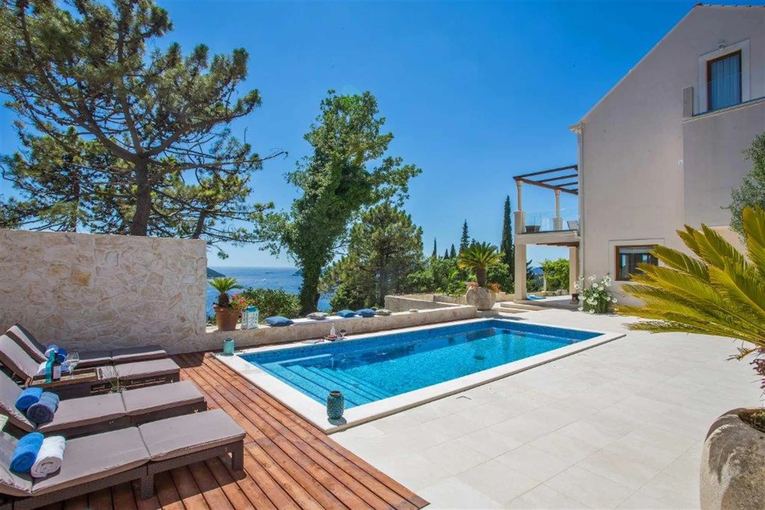 Magnificent Villa with Private Pool Overlooking Dubrovnik's Seascape — photograph 5
