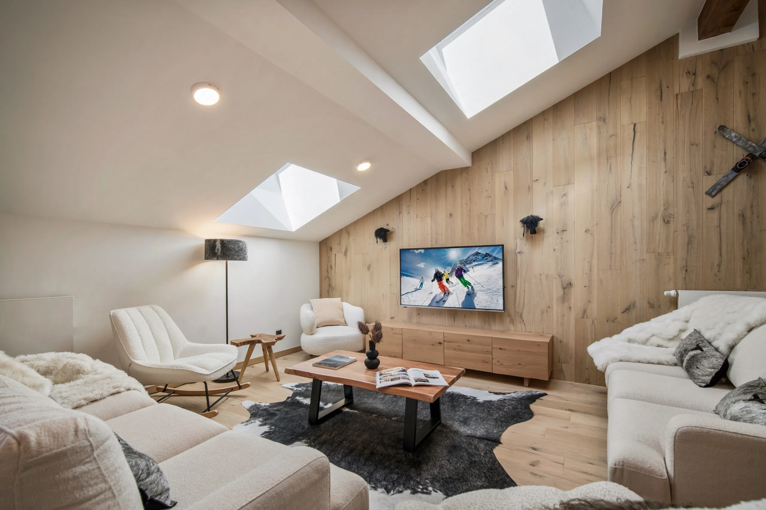 Relaxing 4 Bedroom Villa in Courchevel with Sauna and Mountain Views — photograph 8