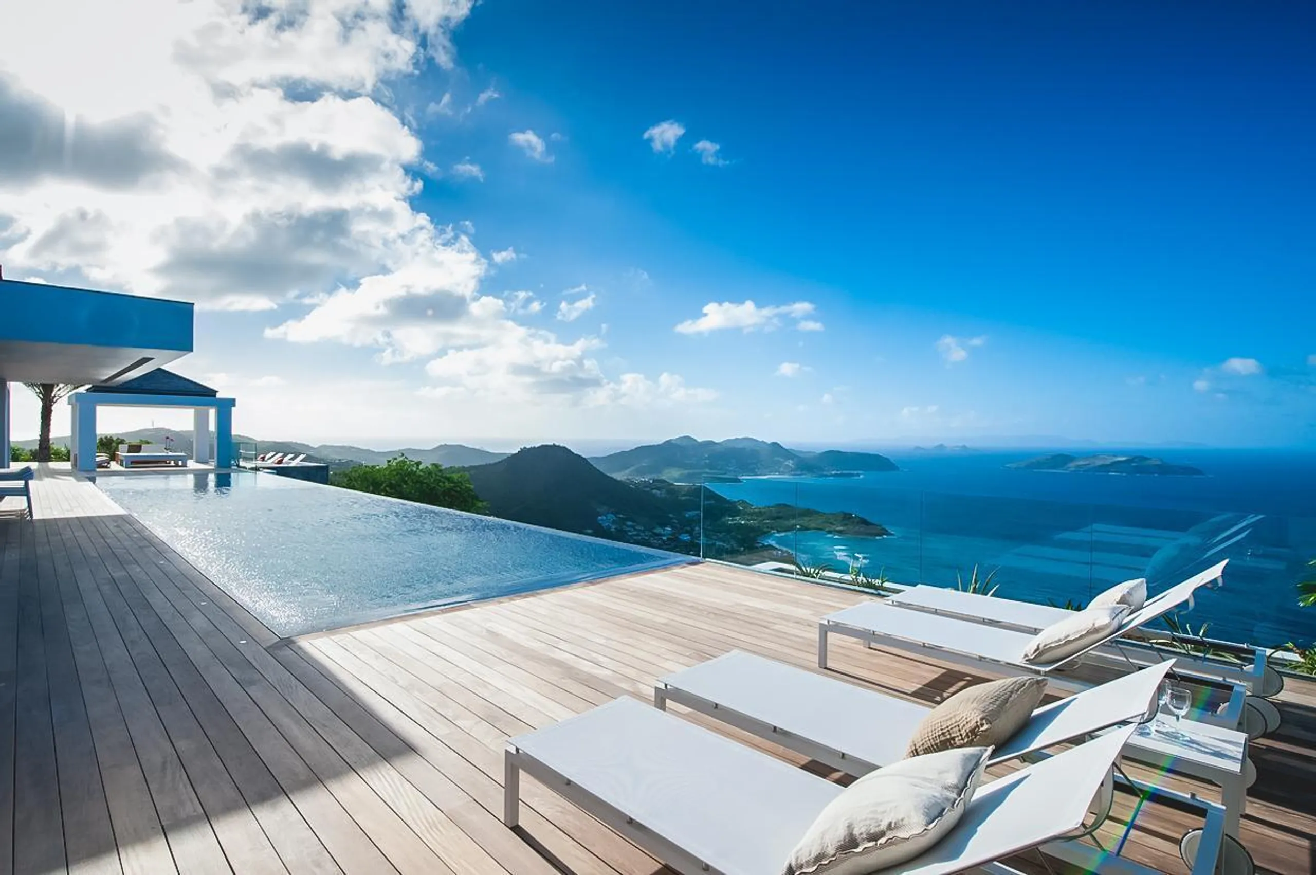 Superb Seaview Villa with Infinity Pool and Fitness Center, Petite Saline