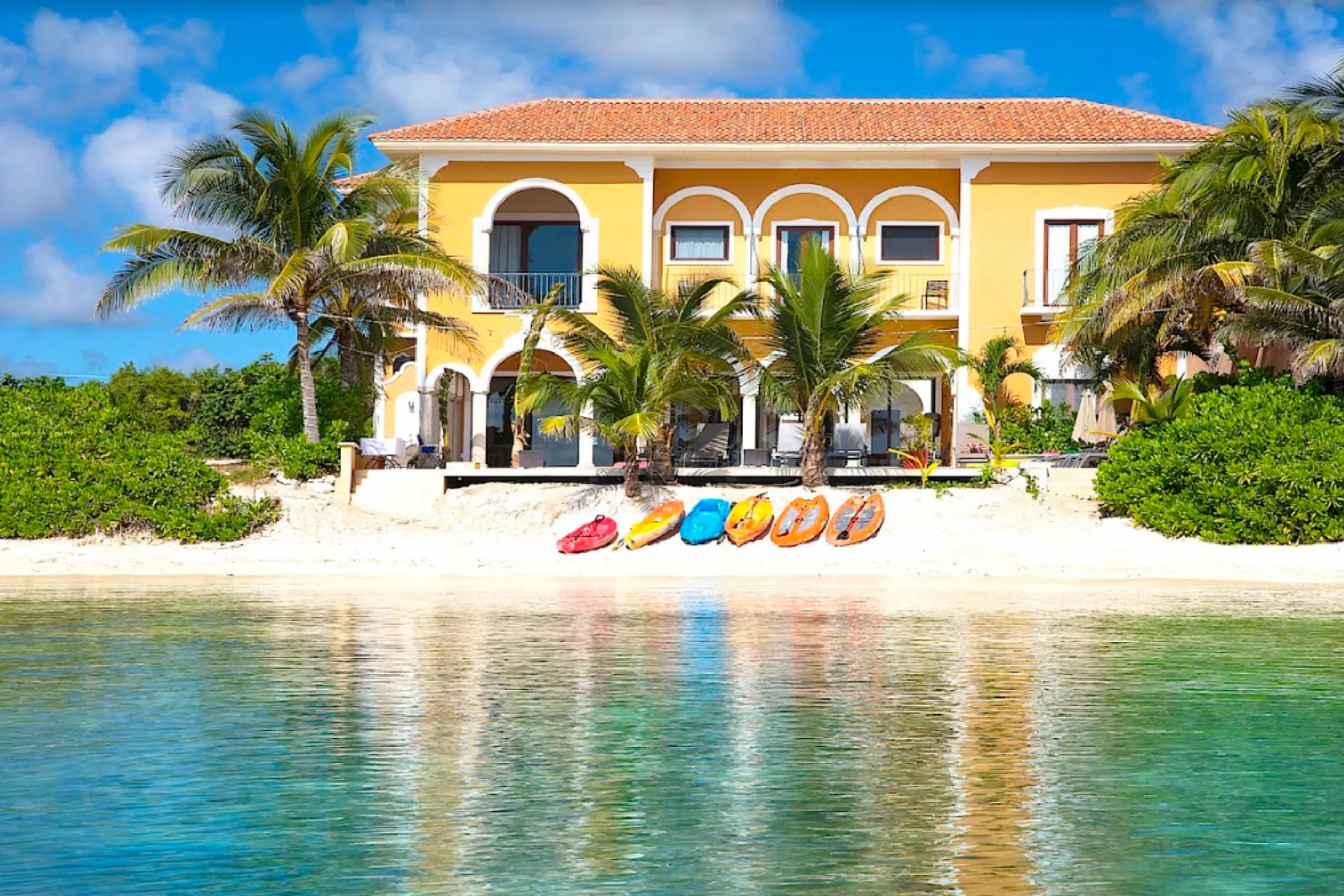 Beach Front Mayan Estate with Private Pool and Glamorous Ocean Views, Puerto Aventuras