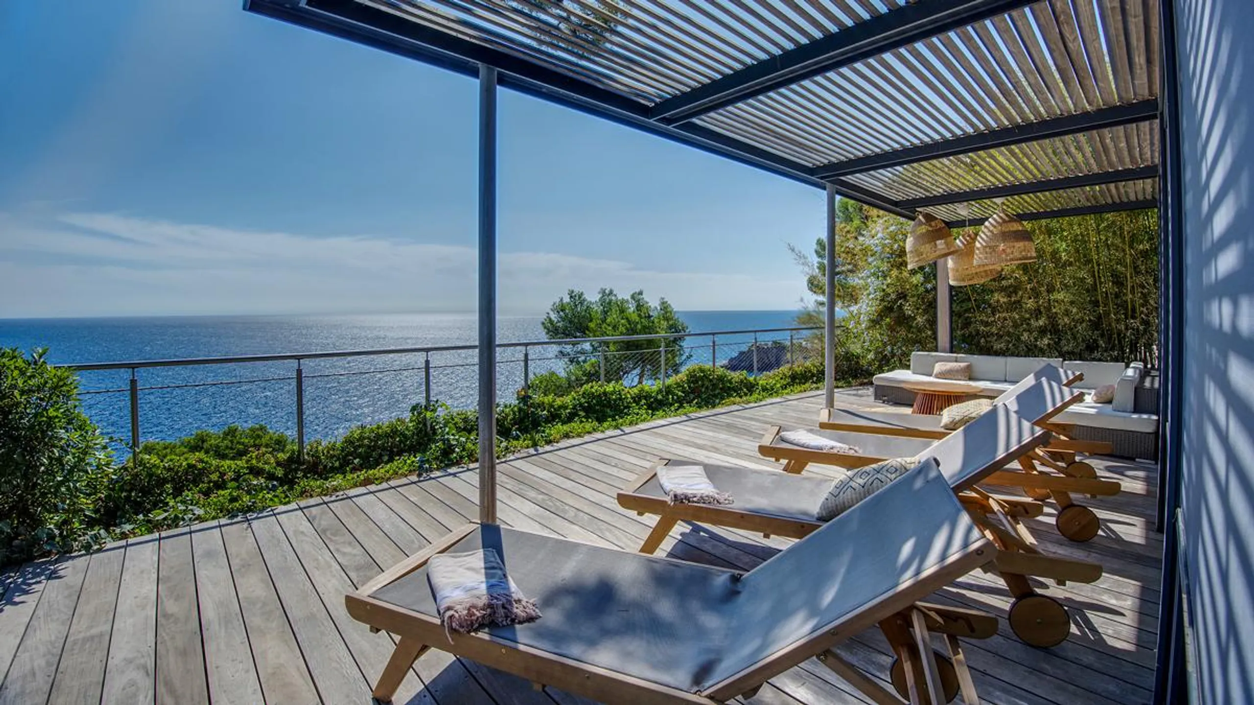 Ornate Contemporary Villa with Private Pool and Sea Views — photograph 5