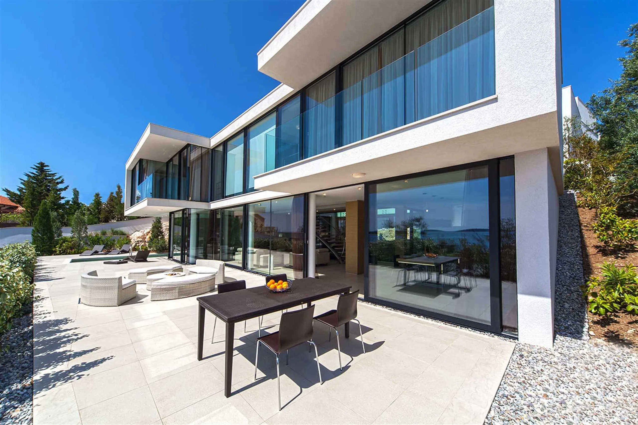 Chic Villa with Pool, Sauna, and Scenic Views in Primošten — photograph 2