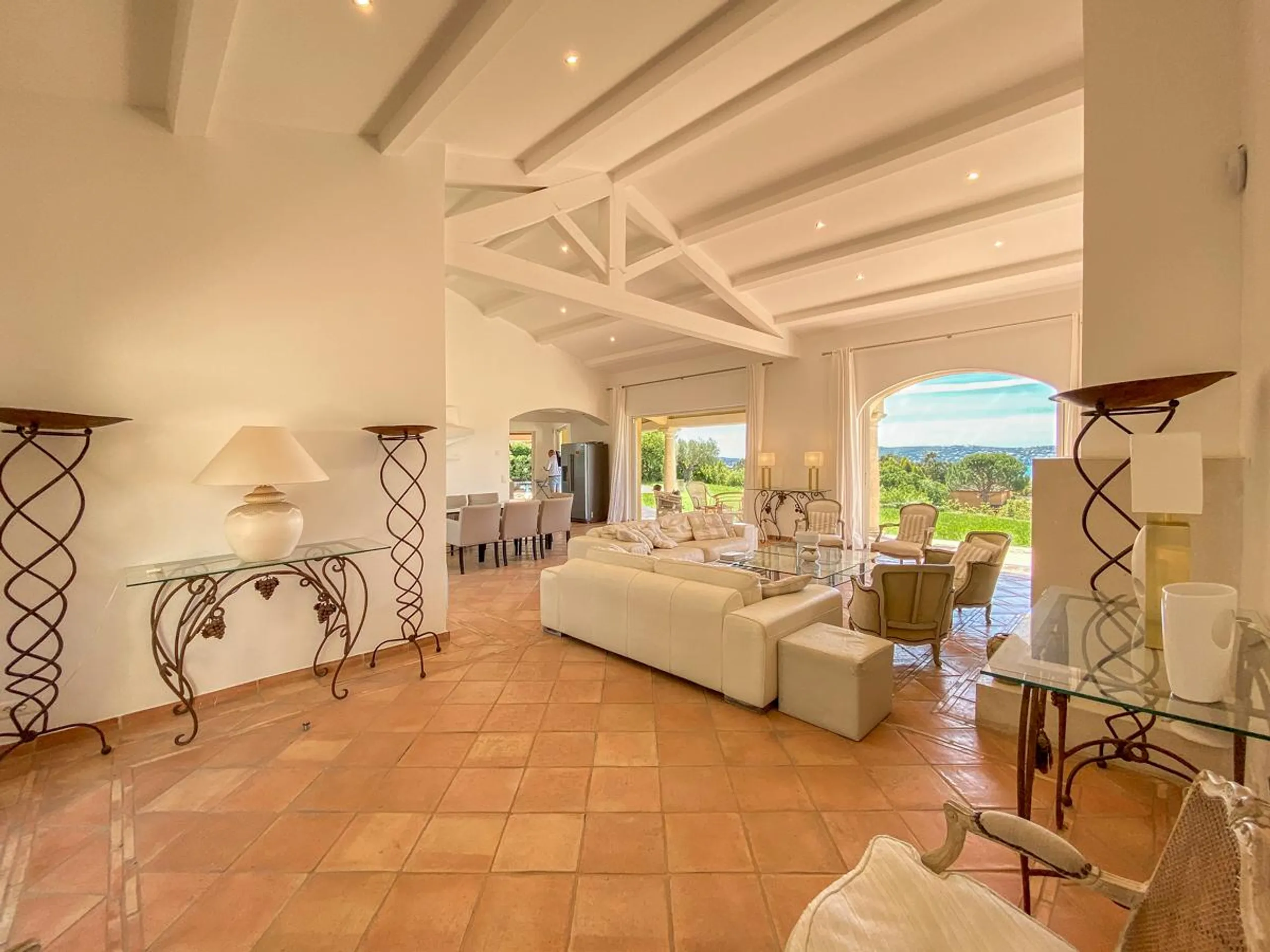 Stunning Hillside Villa with Heated Swimming Pool and Gulf Views — photograph 9