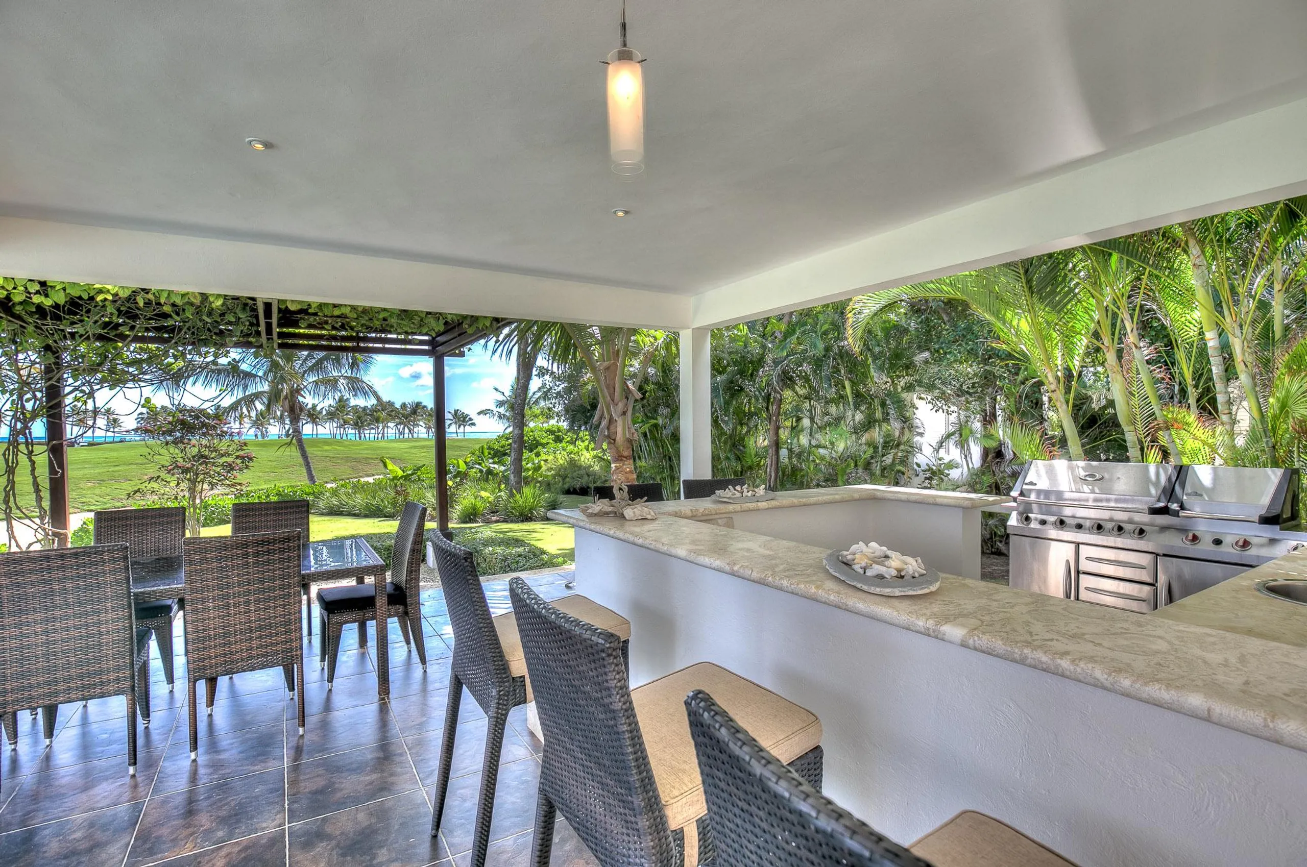 Stunning 13 Bedroom Estate with Private Pool, Garden and Golf Course Views — photograph 9